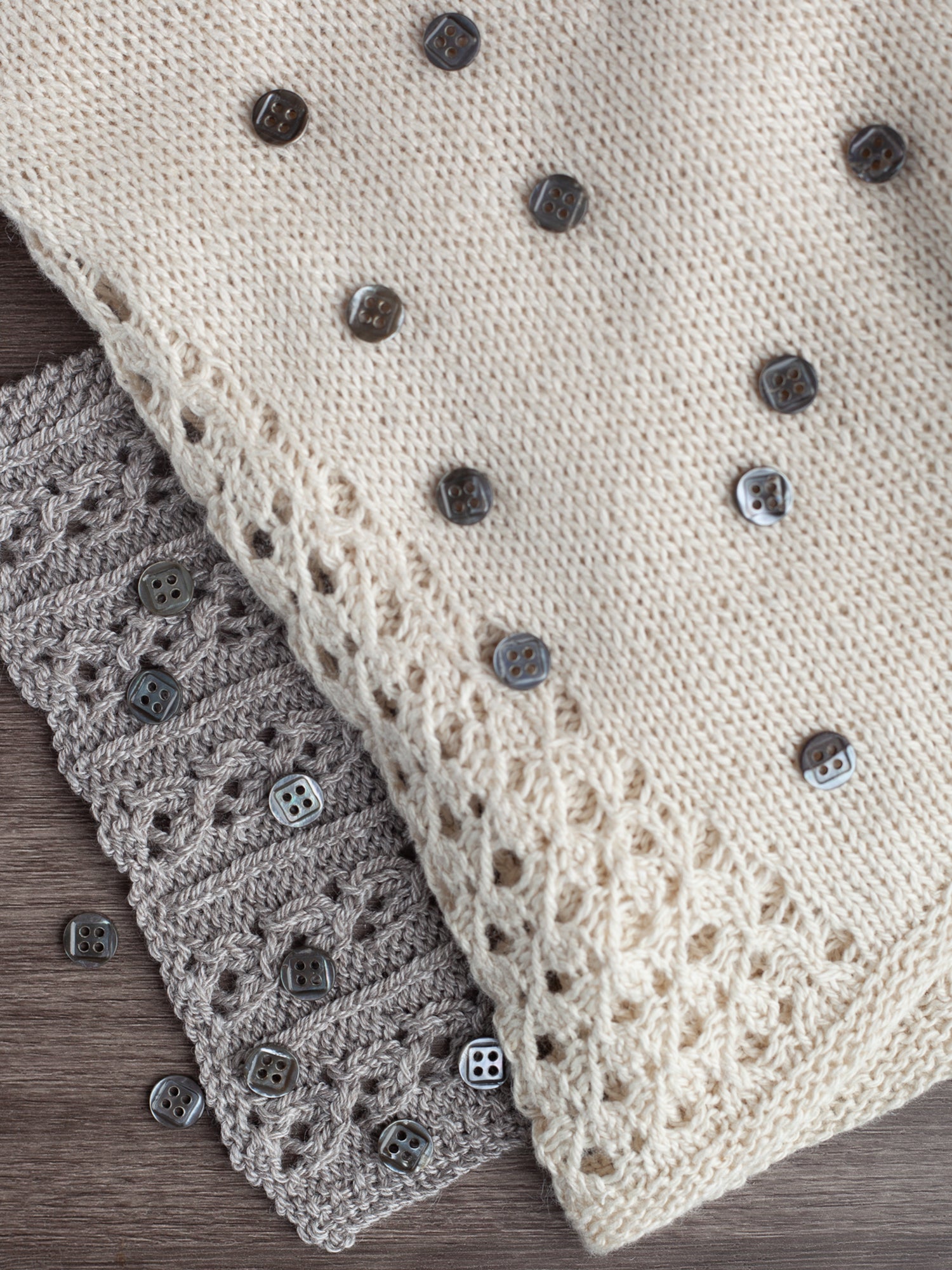 Barb  <br/><small>13mm Mother of Pearl Button Set</small>