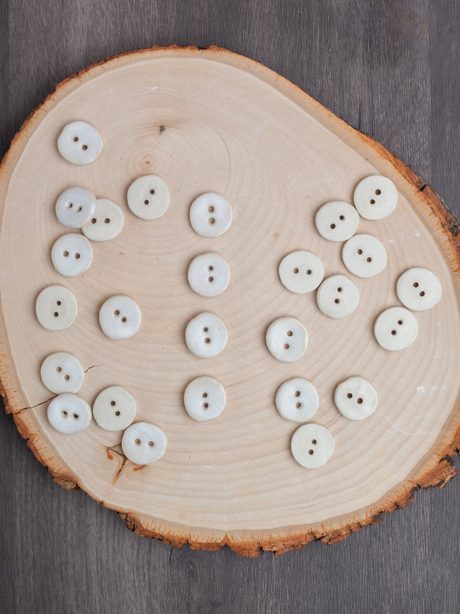 Alabaster <br/><small>23mm Ceramic Linda's Button</small>