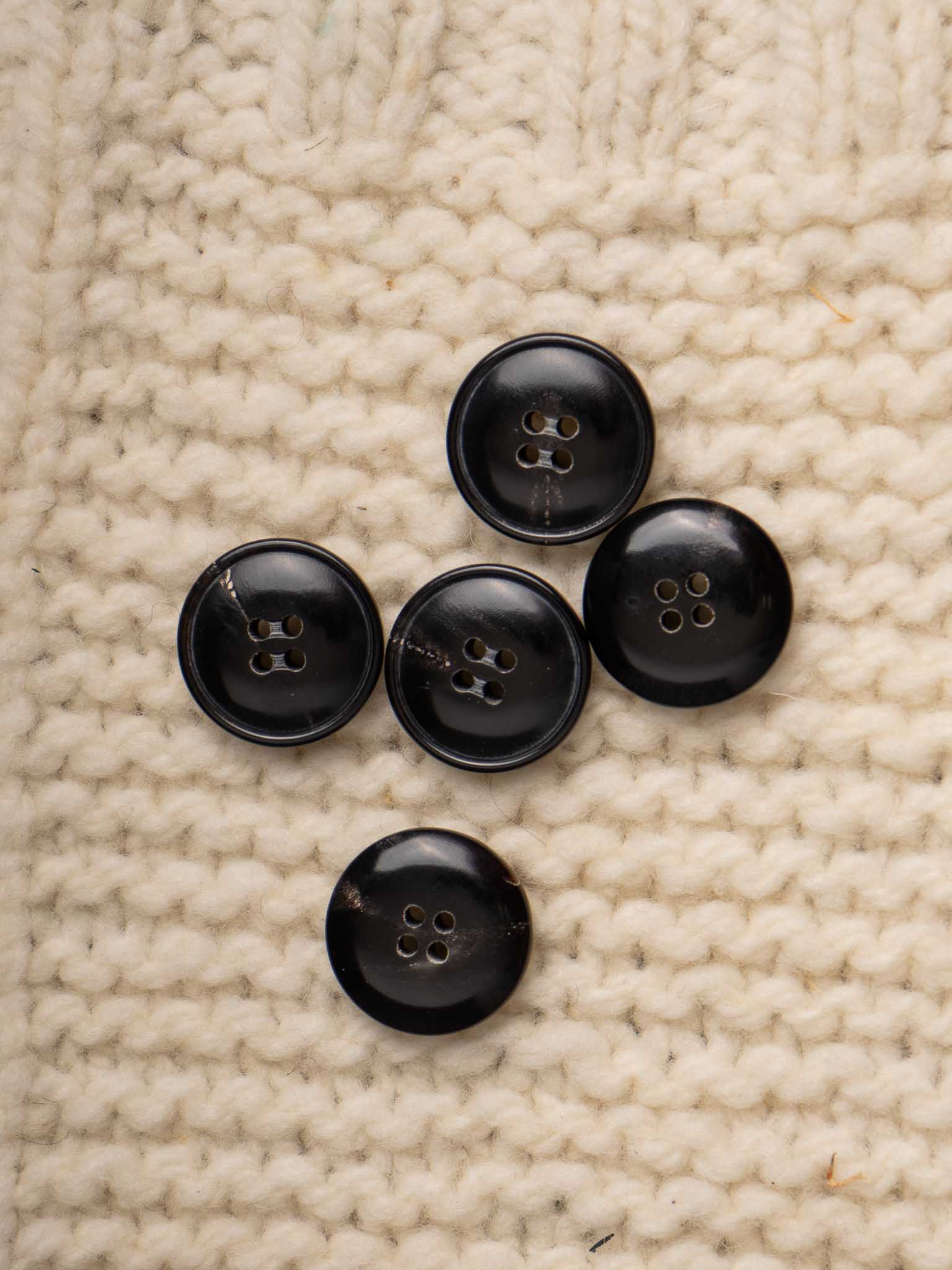 Apple <br/><small>20mm Horn Button</small>