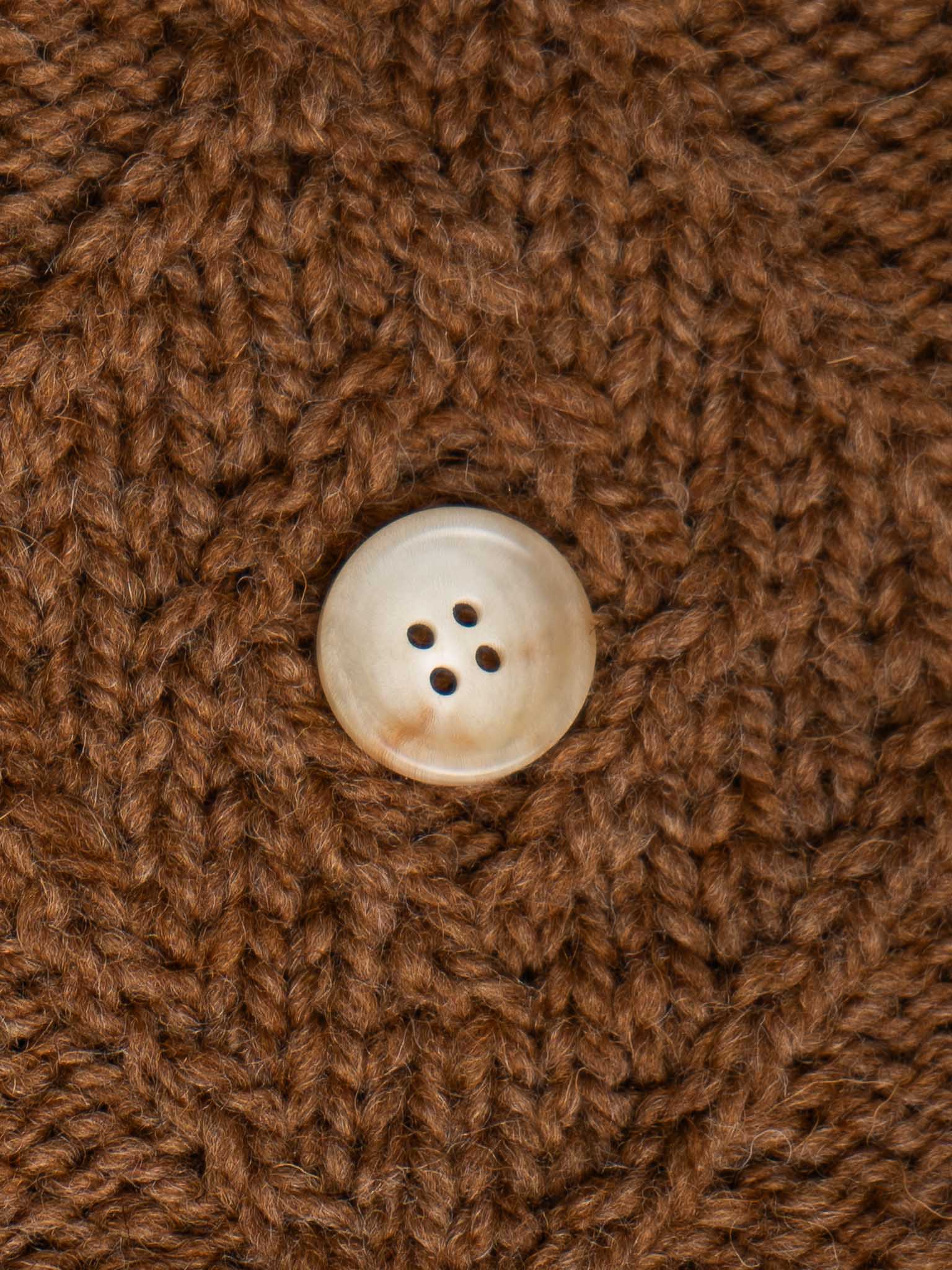 Ash <br/><small> 18mm Horn Button</small>