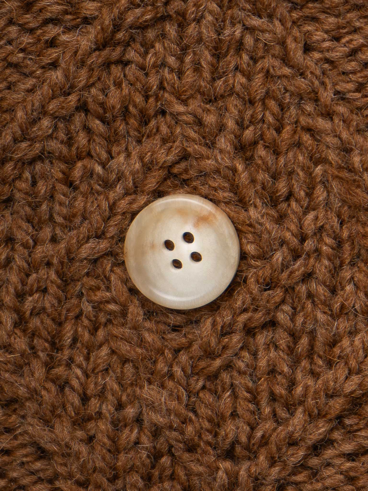 Ash <br/><small> 18mm Horn Button</small>