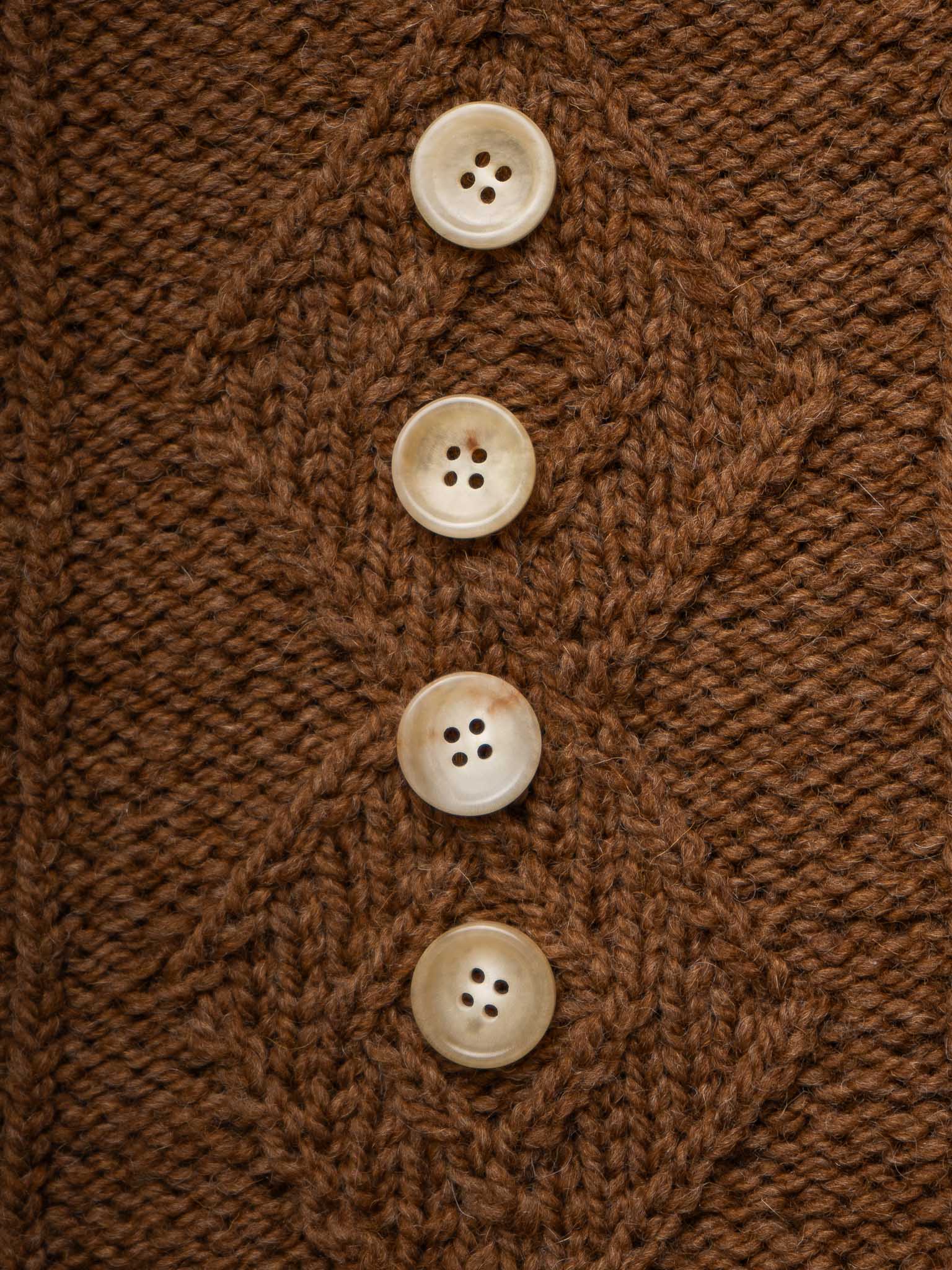 Ash <br/><small> 18mm Horn Button</small>