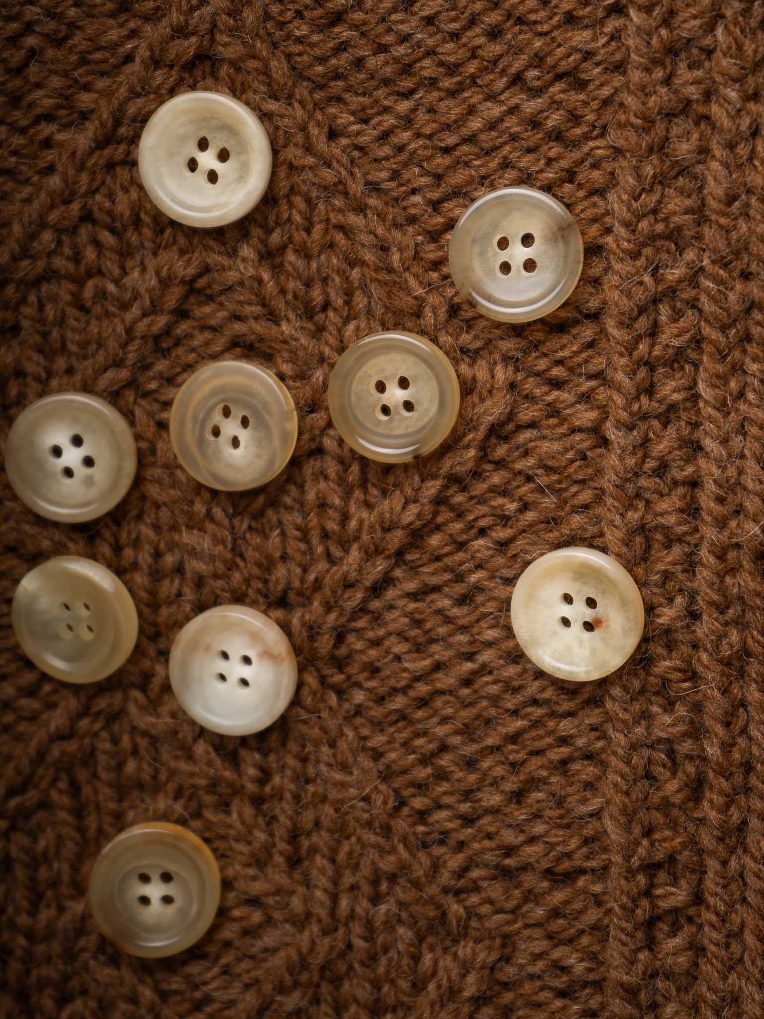 Ash <br/><small> 18mm Horn Button</small>