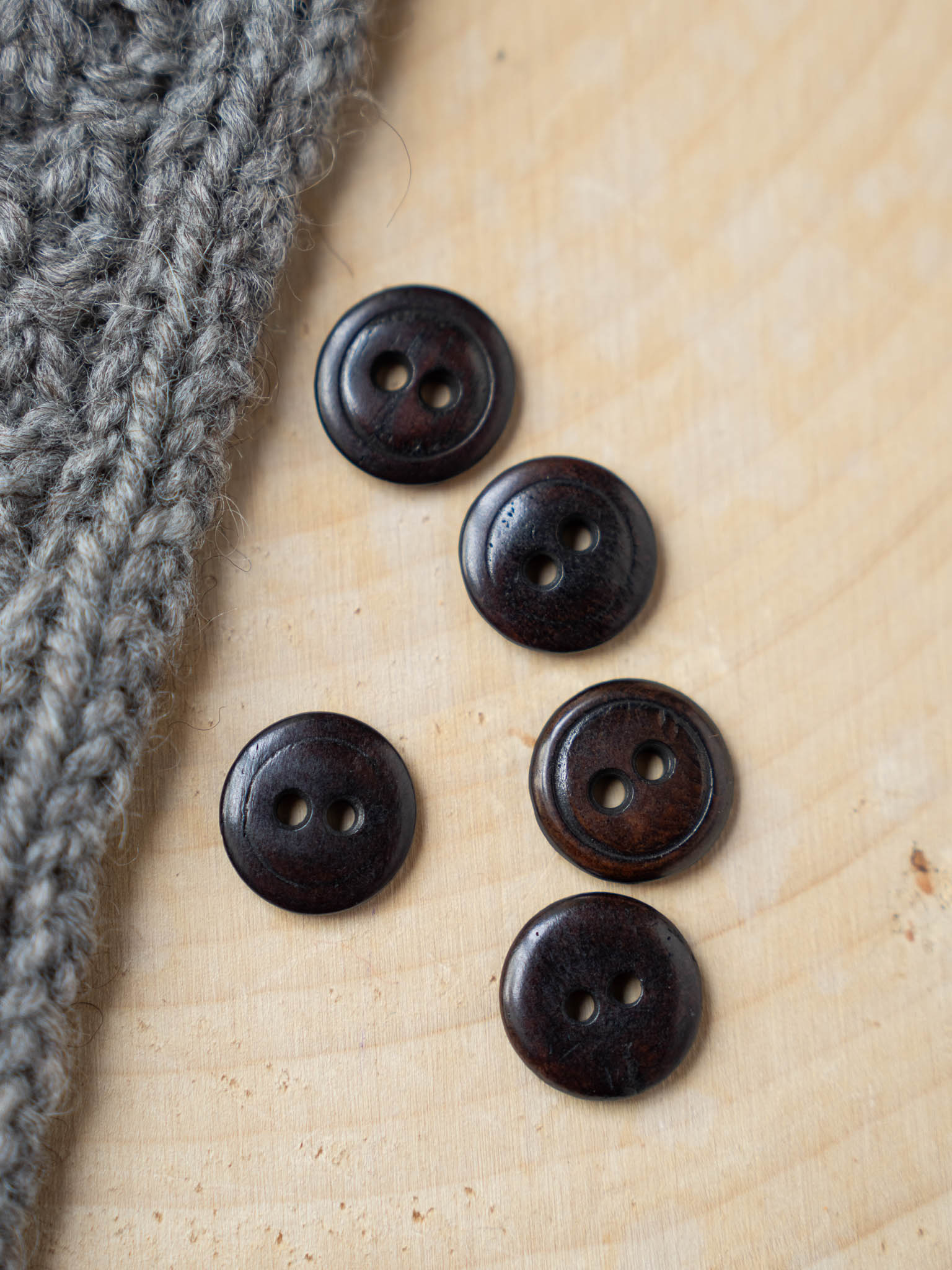 Black Bear <br/><small>15mm Vintage Wooden Button</small>