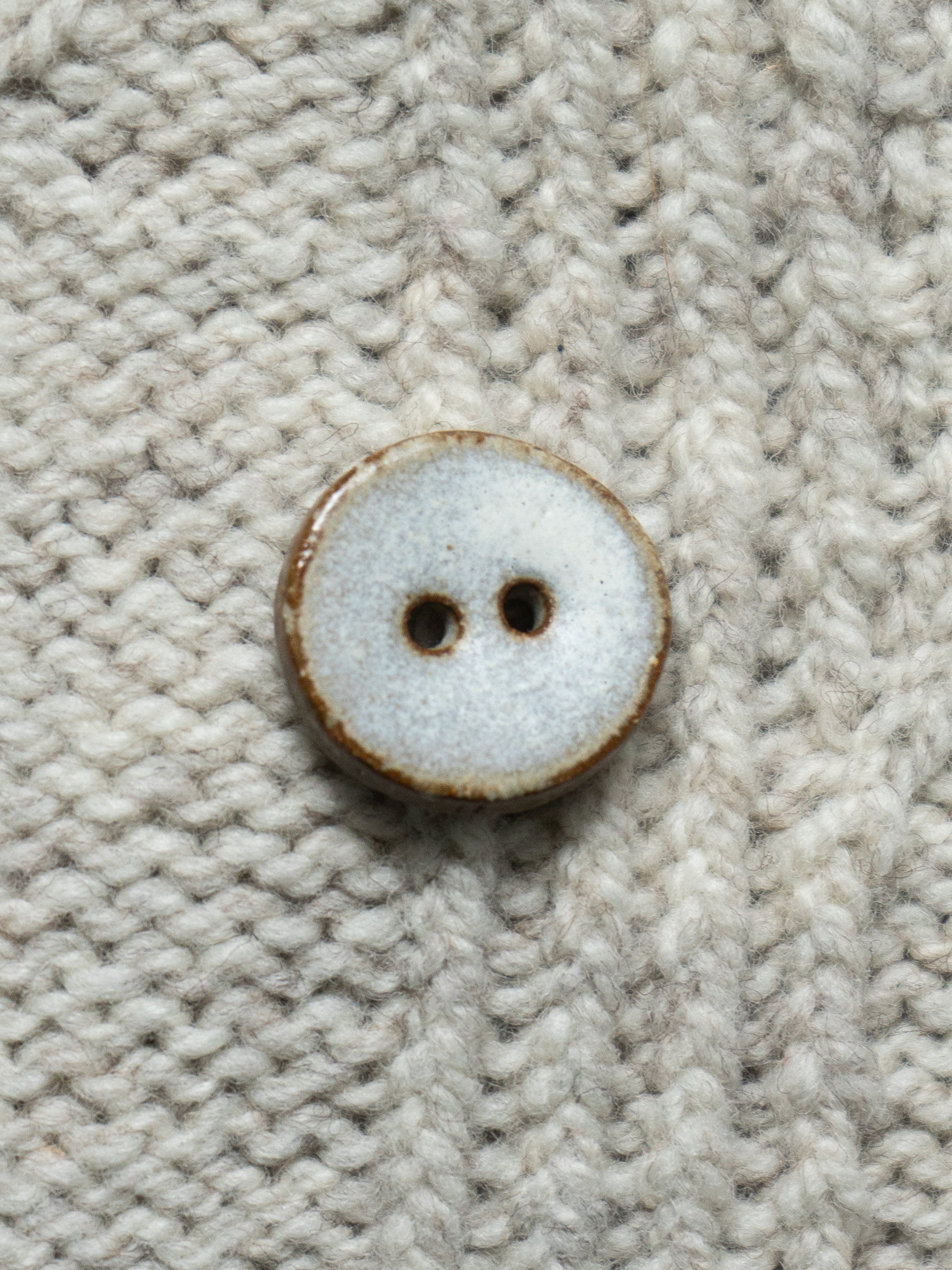 Frost <br/><small>23mm Ceramic Linda's Button</small>