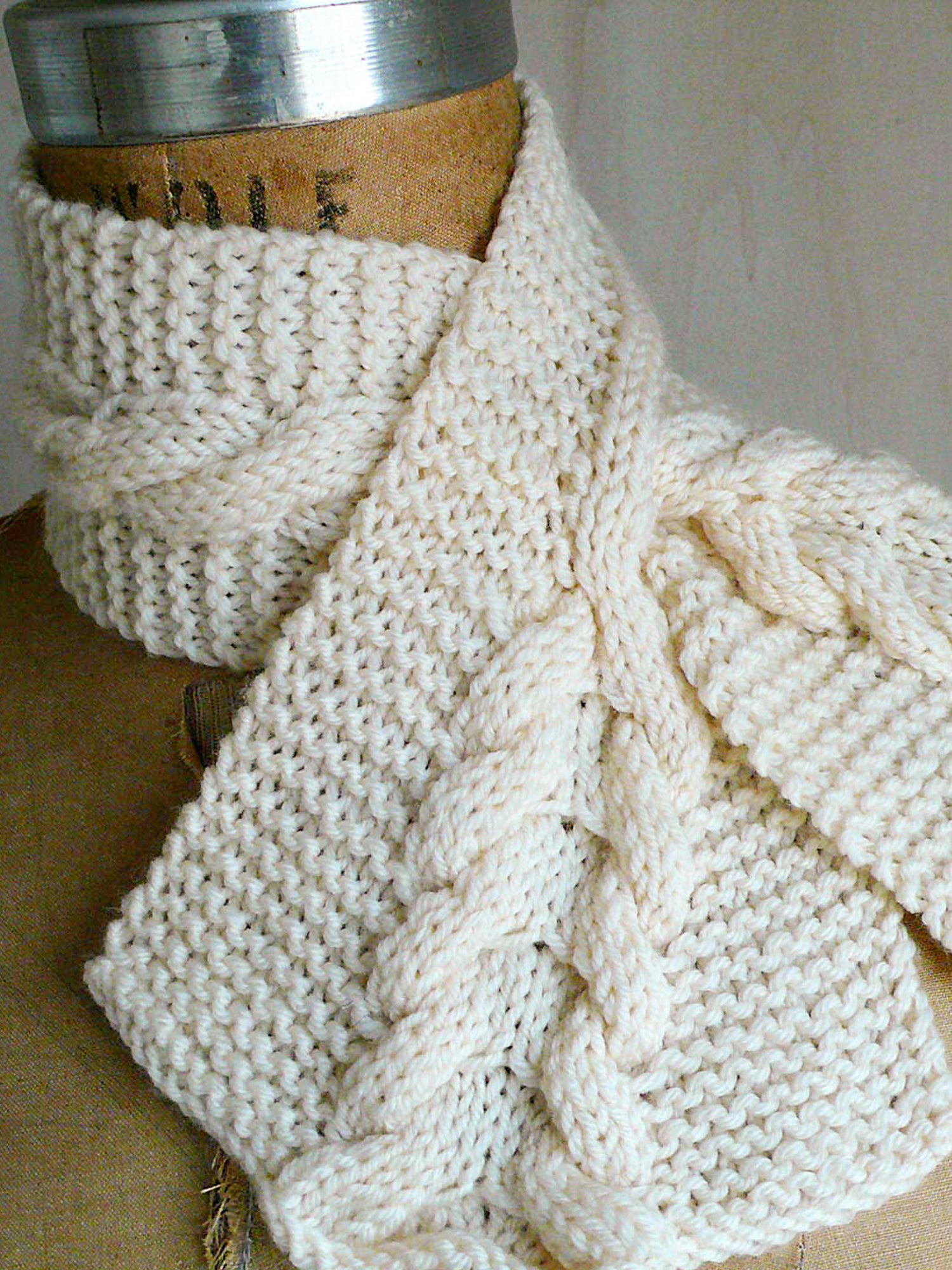 Cabled Keyhole Scarf <br/><small>knitting pattern</small>