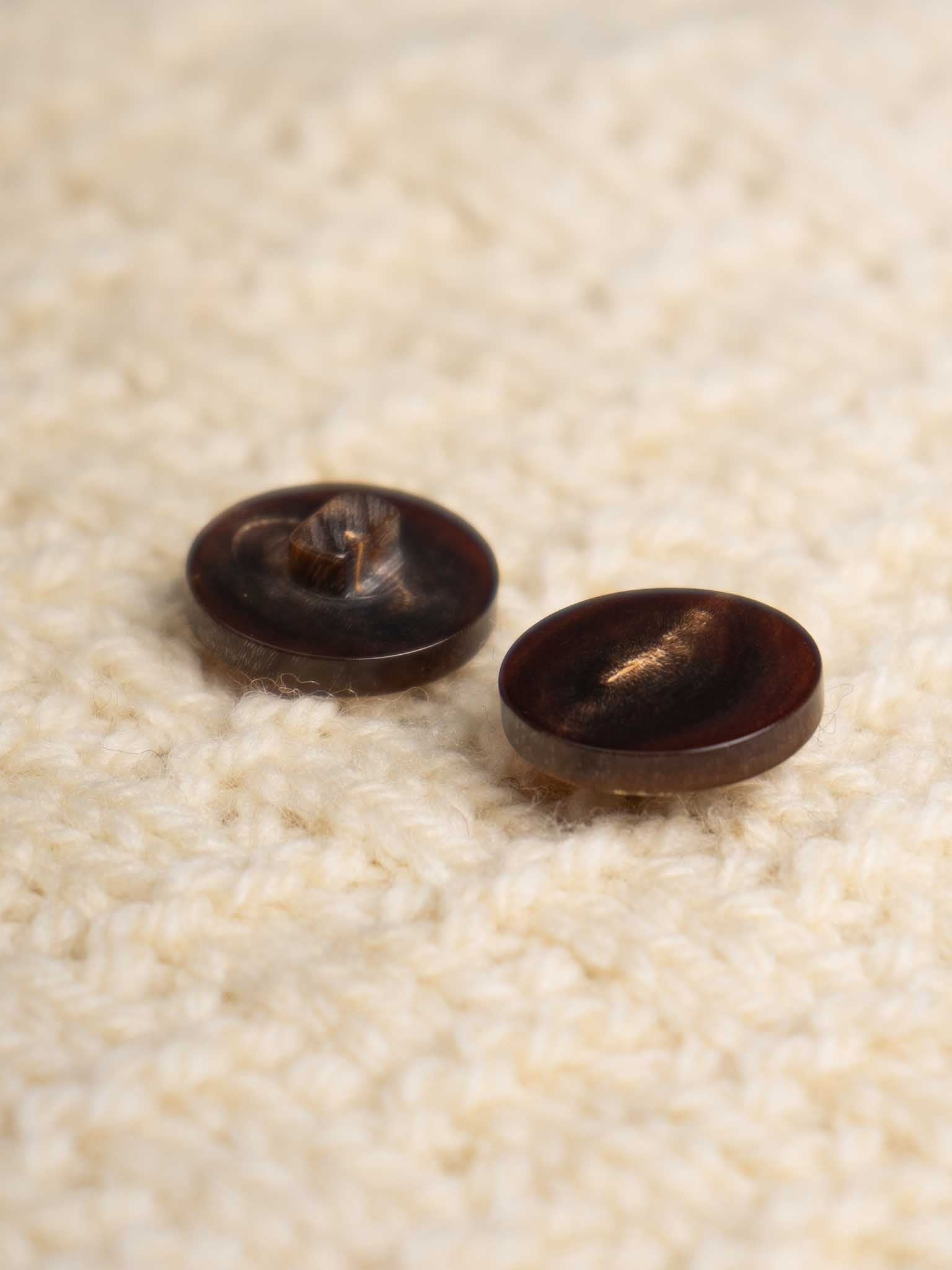 Cherry <br/><small>18mm Horn Button</small>