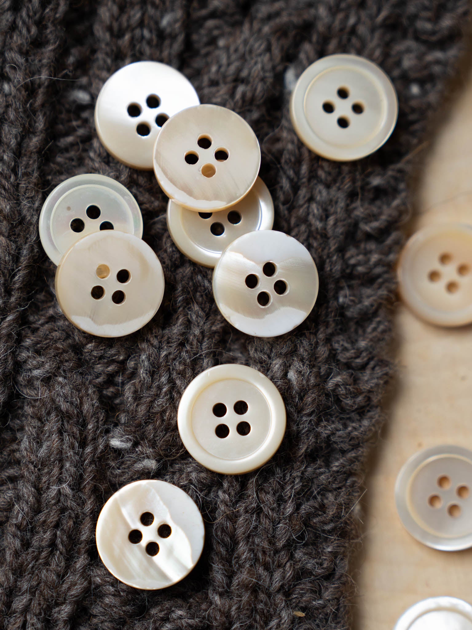 Devon <br/><small>12mm Shell Button</small>