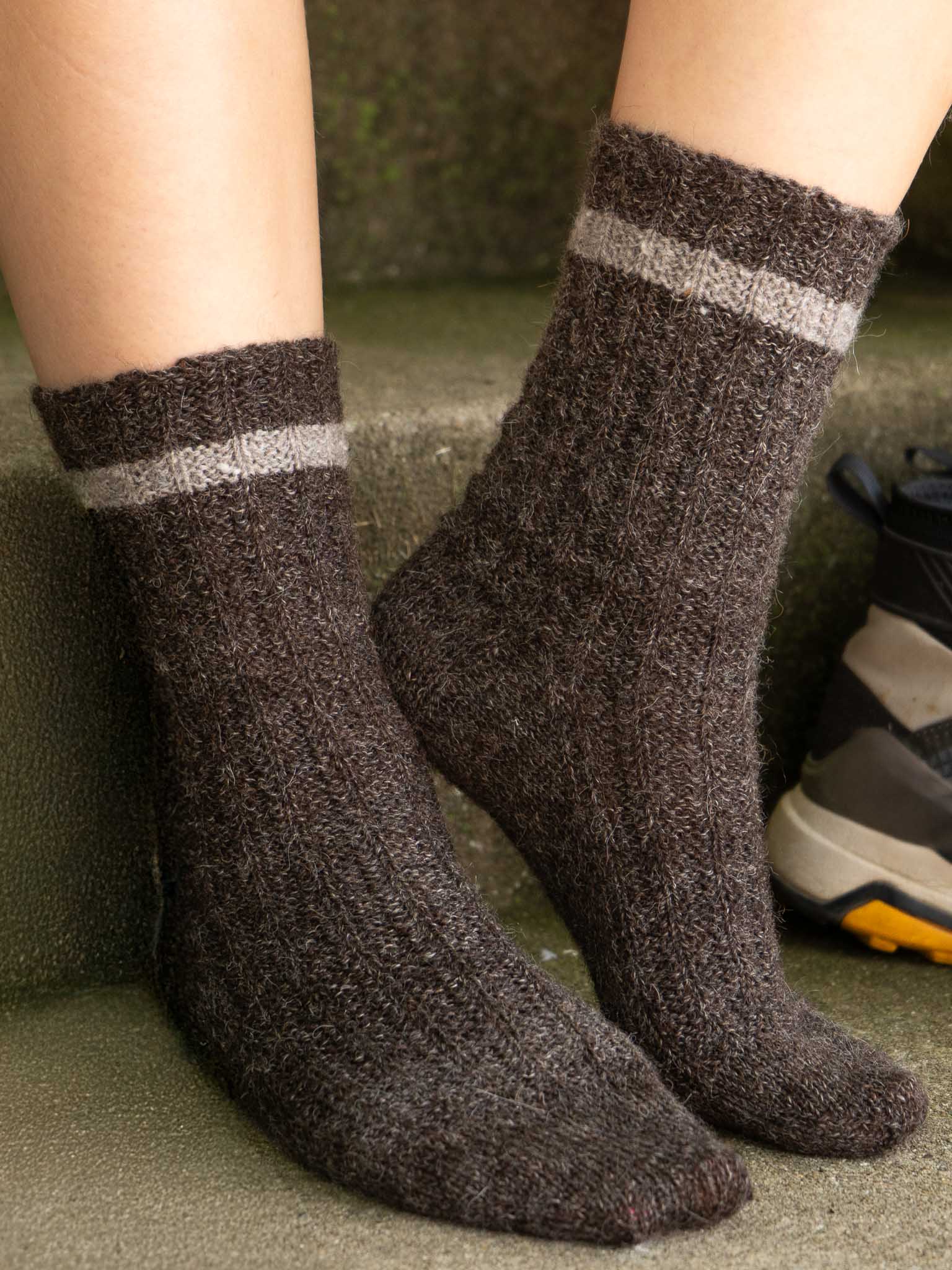 Easy Hiker<br/><small>sock knitting pattern</small>