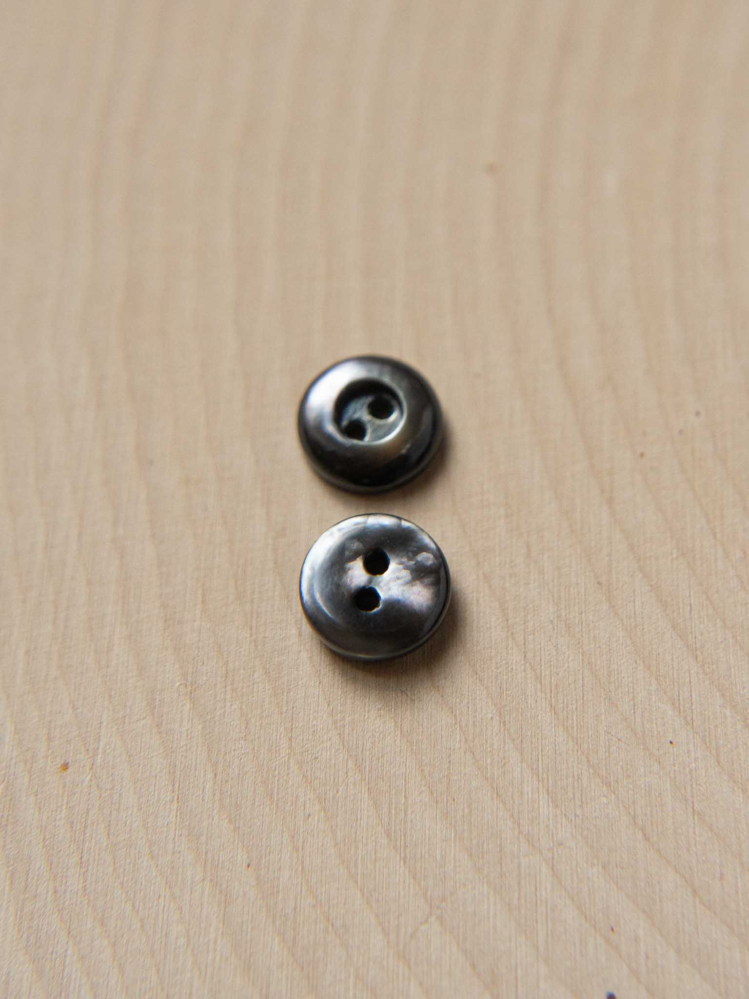 Elder Berry <br/><Vintage Mother of Pearl </small>