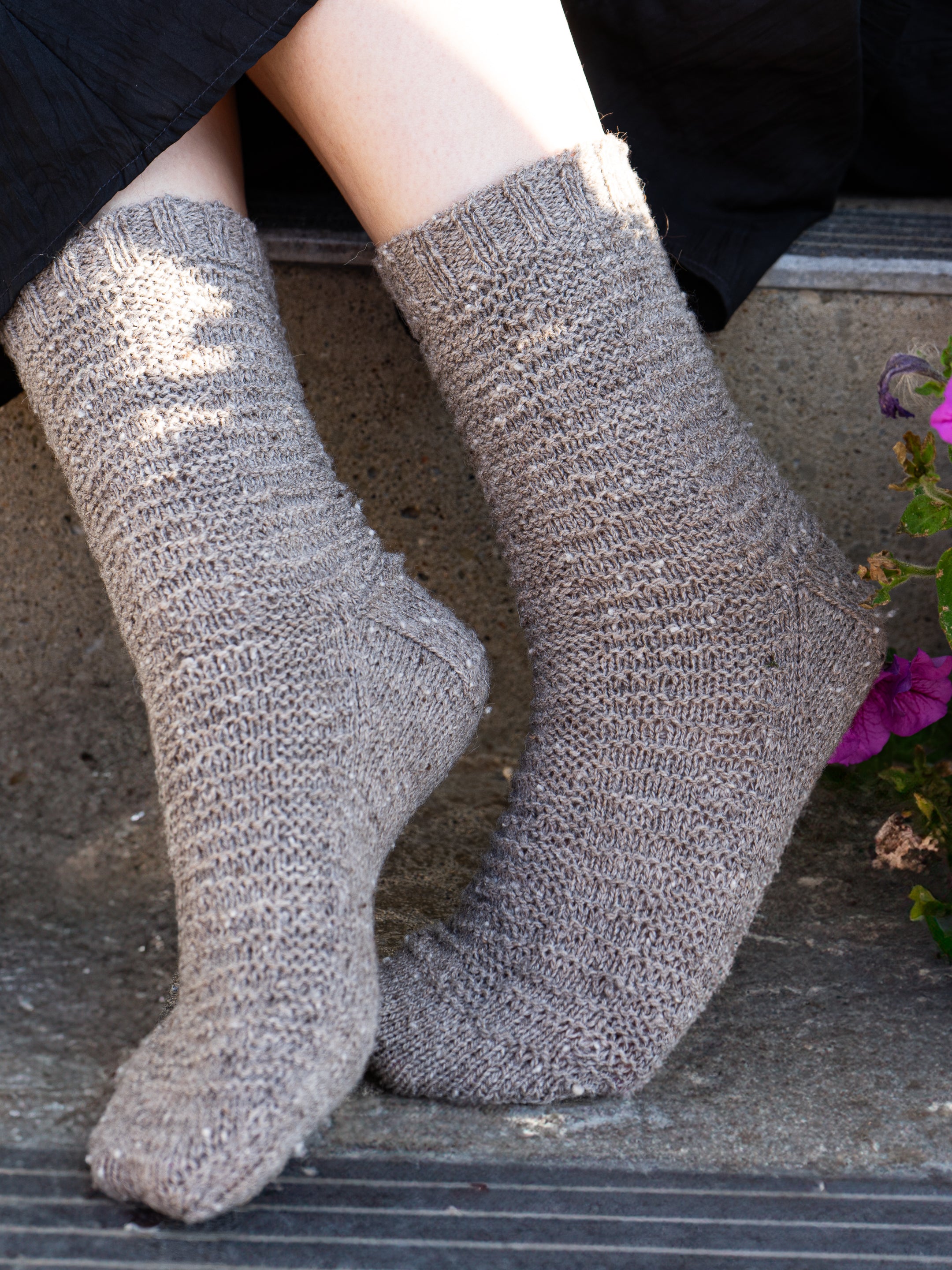 Grille socks <br/><small>knitting pattern</small>