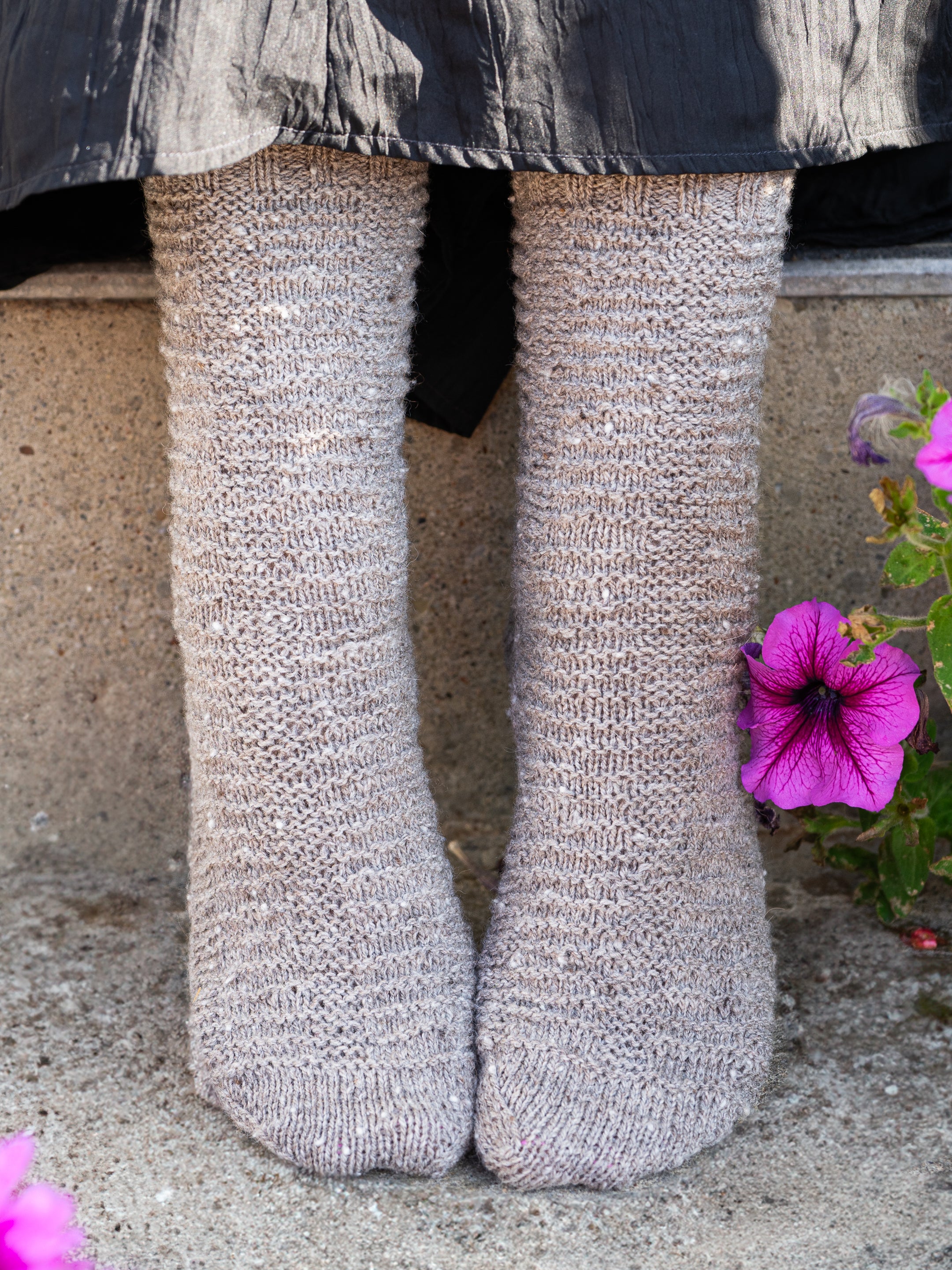 Grille socks <br/><small>knitting pattern</small>