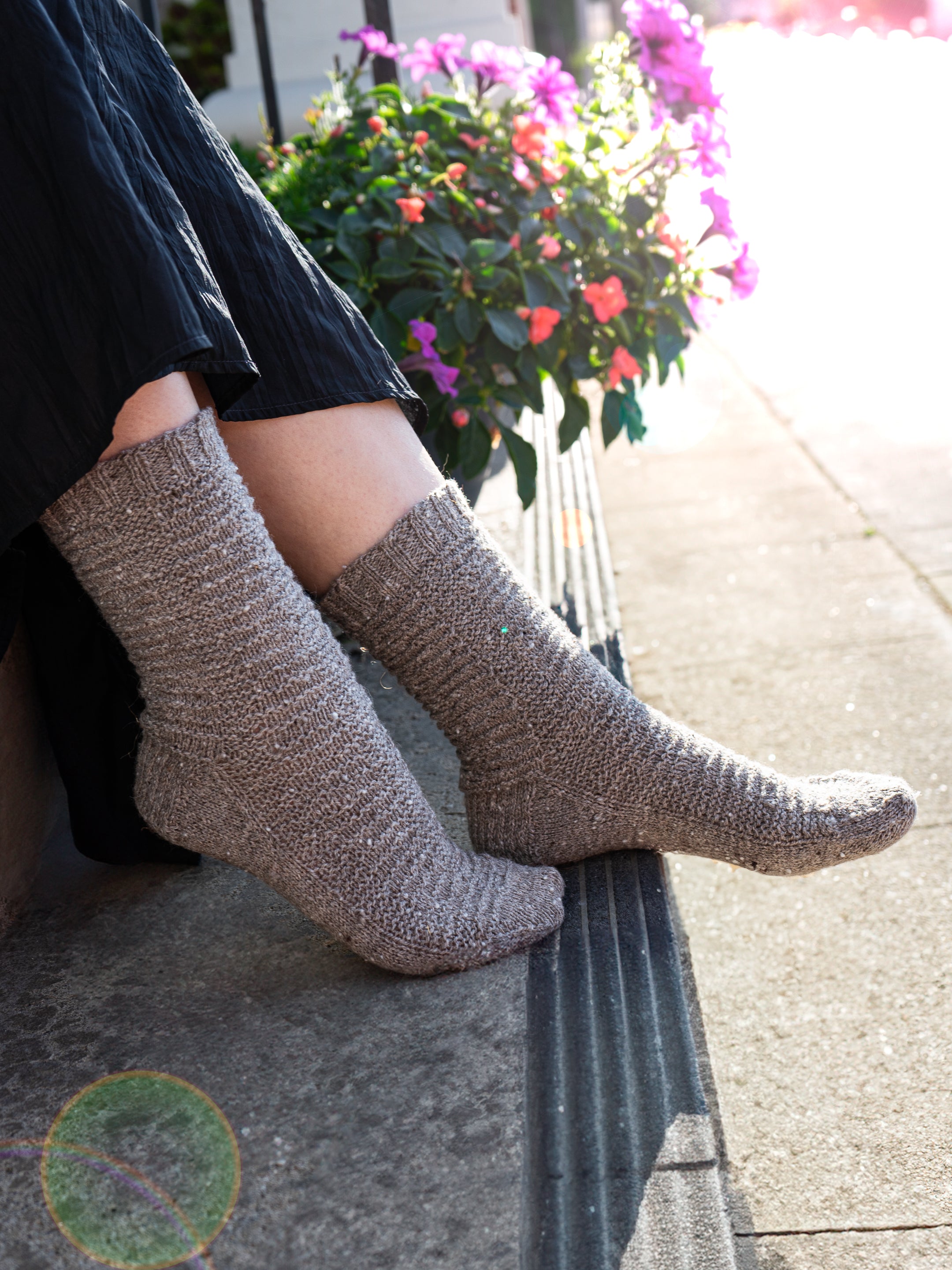 Grille socks <br/><small>knitting pattern</small>