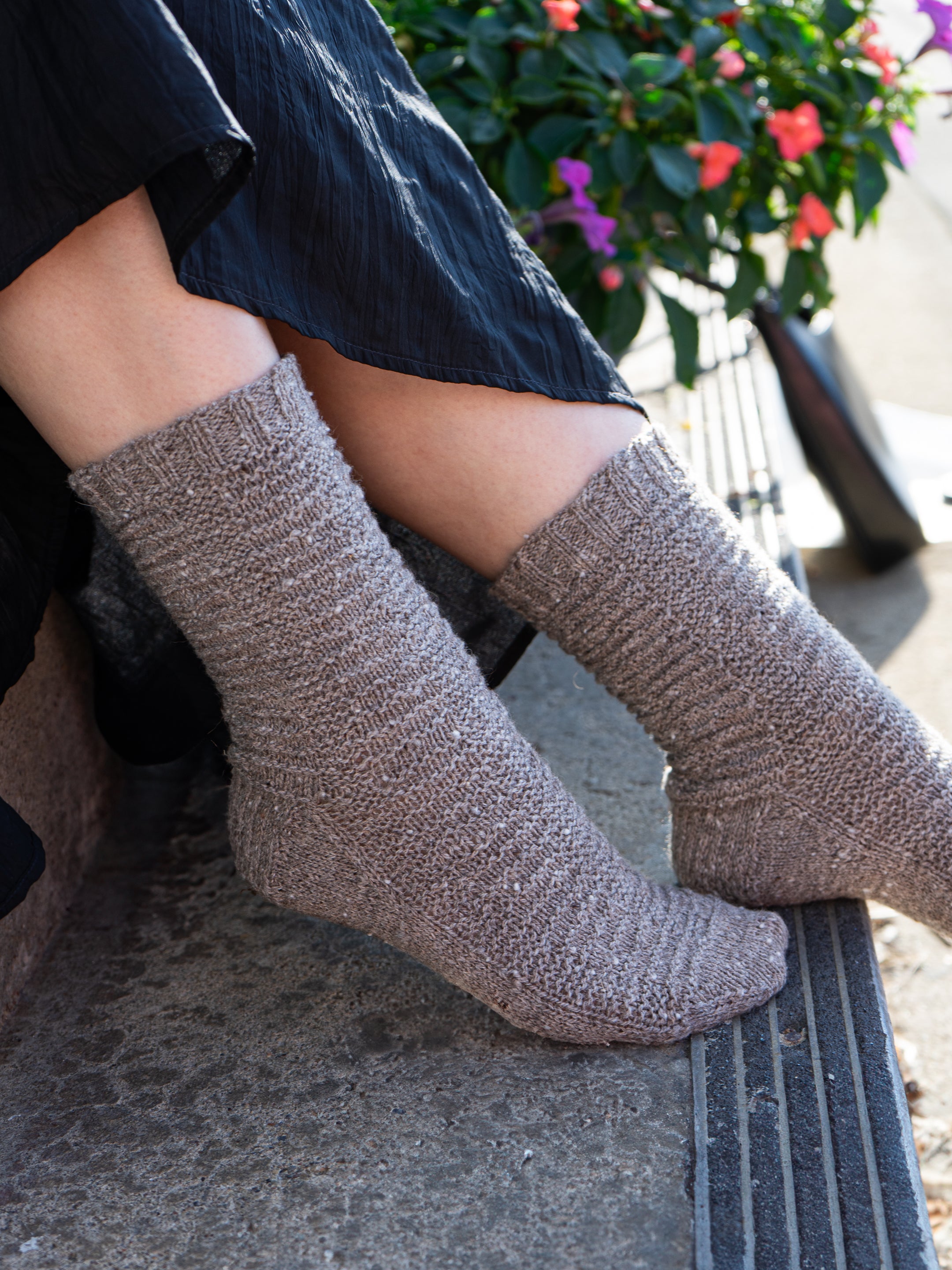 Grille socks <br/><small>knitting pattern</small>