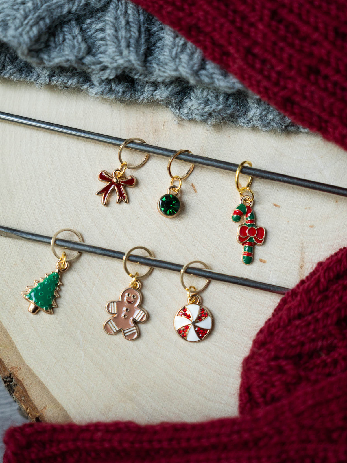 Holiday Knitting Progress Keeper – Festive Christmas Stitch Marker & Knitting Accessory