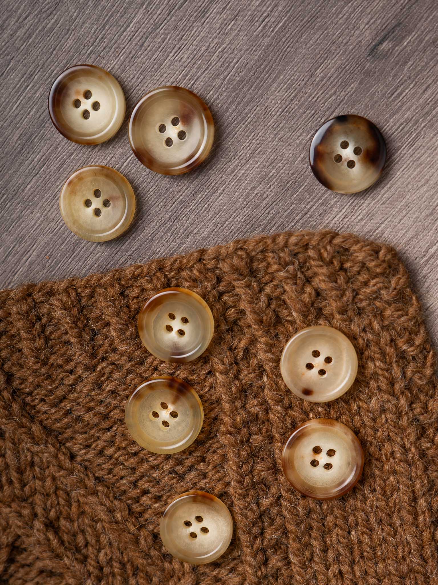 Ivy <br/><small> 18mm Horn Button</small>