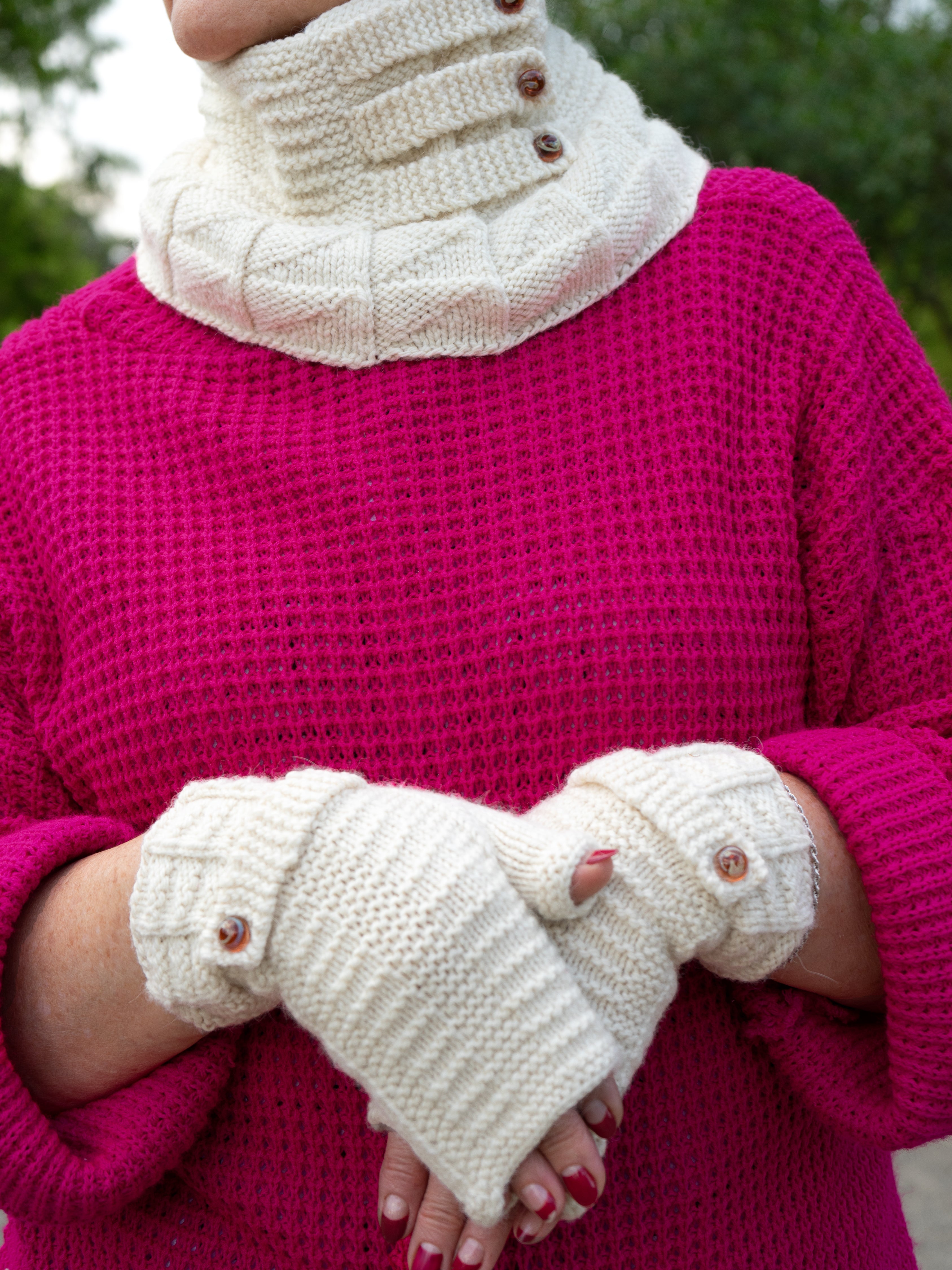 Kiltie Cowl and Mitts <br/><small>knitting pattern</small>