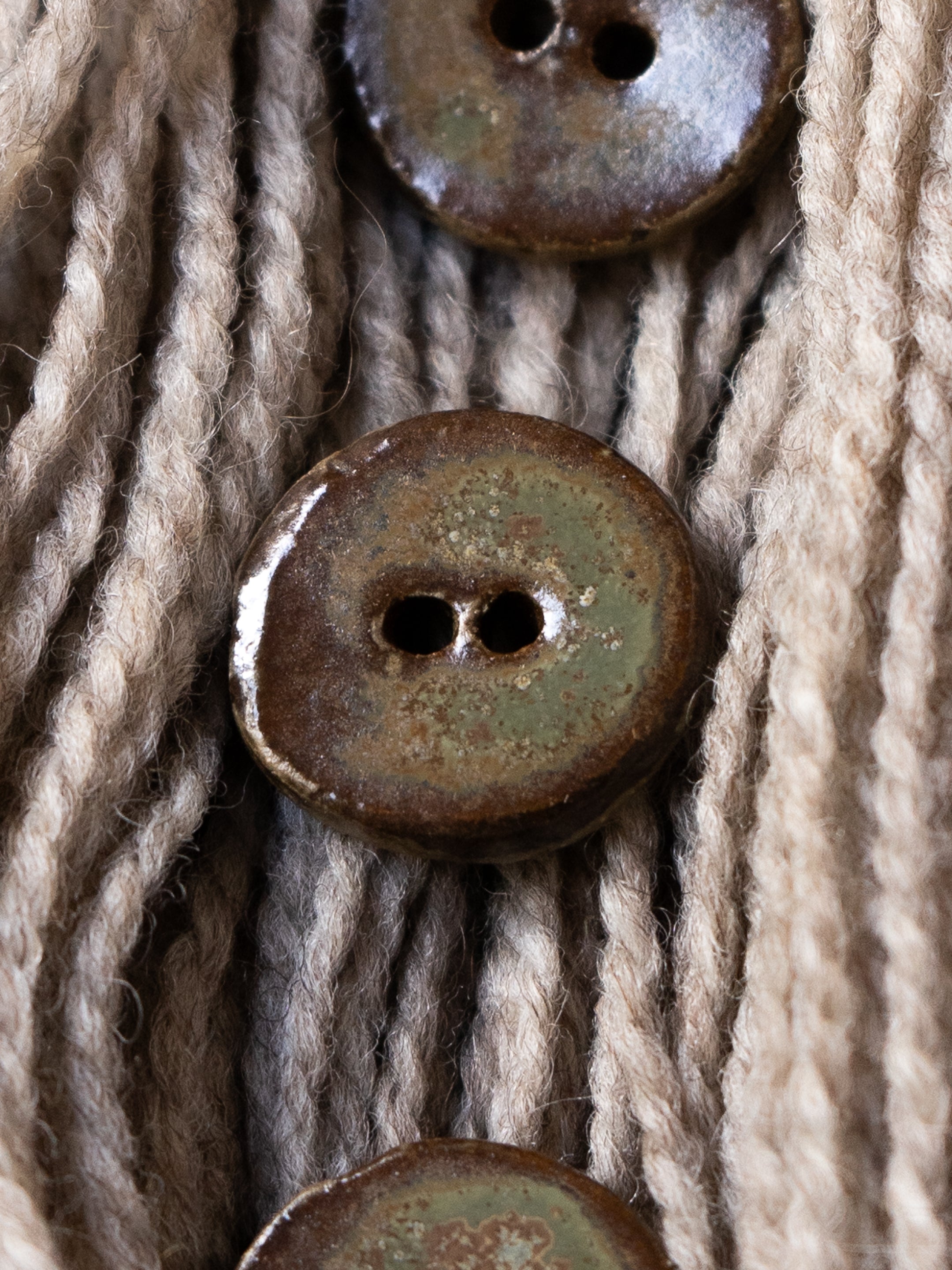Stone <br/><small>23mm Ceramic Linda's Button</small>