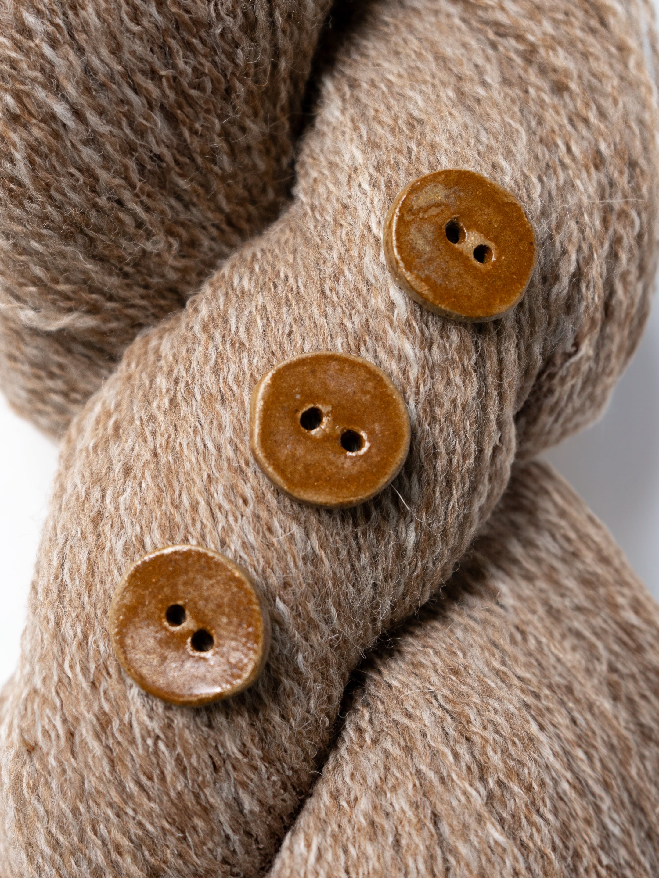 Linda's Buttons Golden <br/><small>23mm Ceramic Button</small>