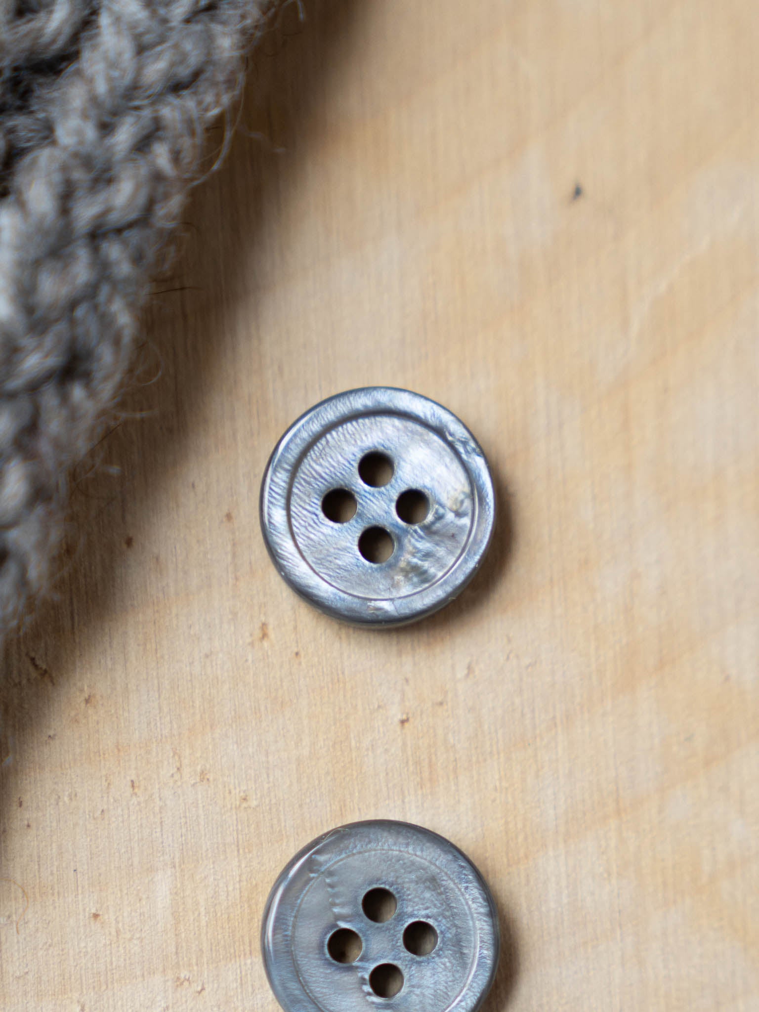 Mabel <br/><small>14mm & 16mm Iridescent shell Button Set</small>