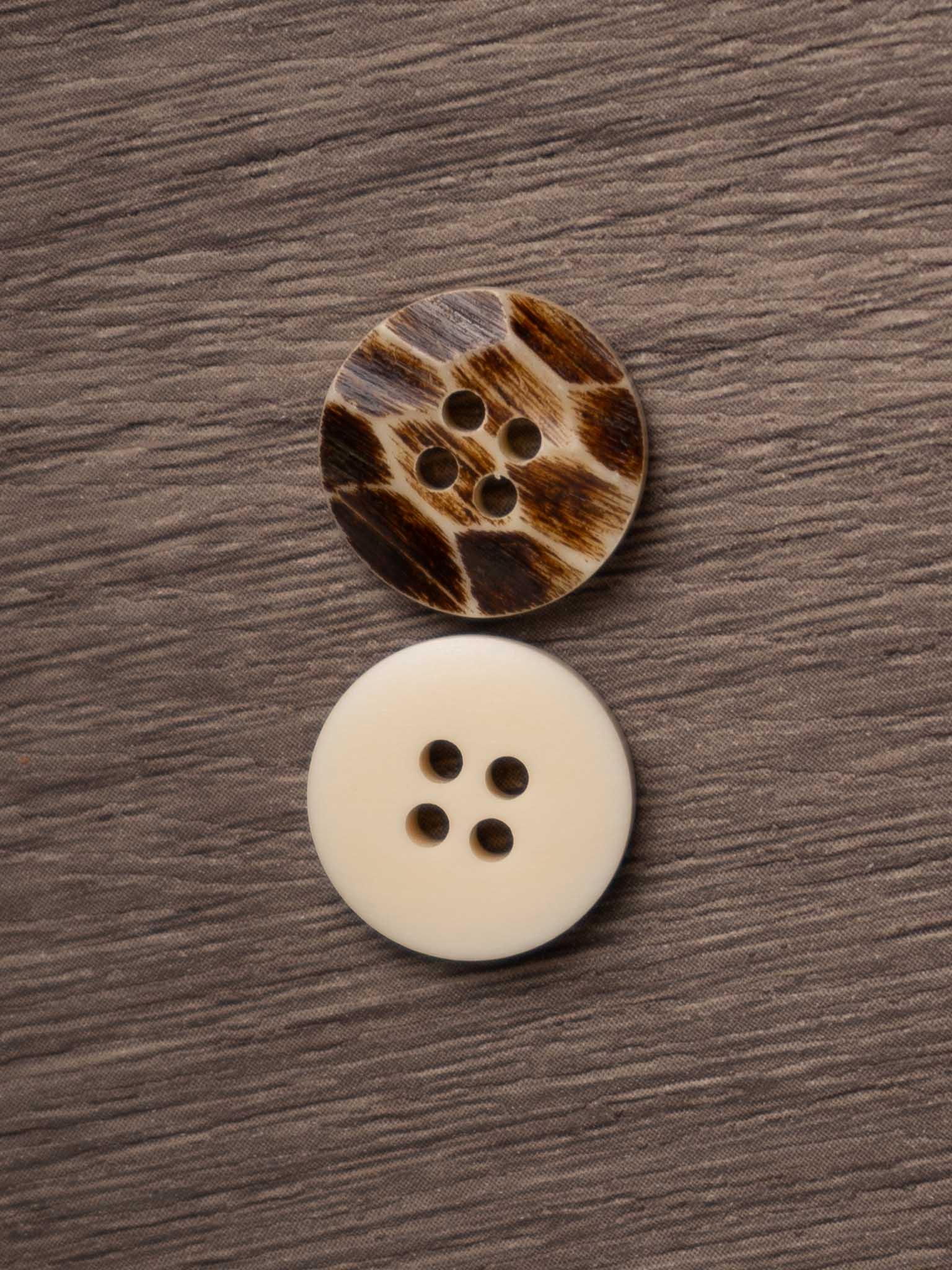 Mountain Ash <br/><small>15mm Horn Button</small>