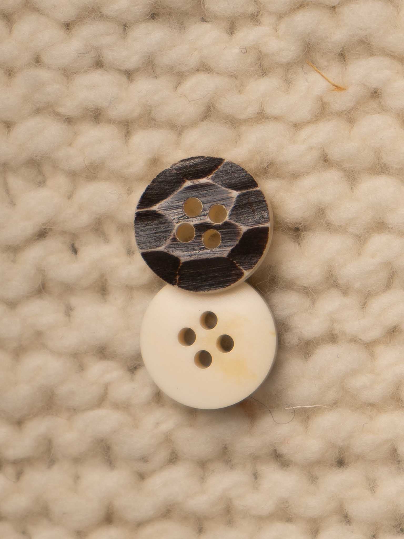 Mountain Ash <br/><small>15mm Horn Button</small>