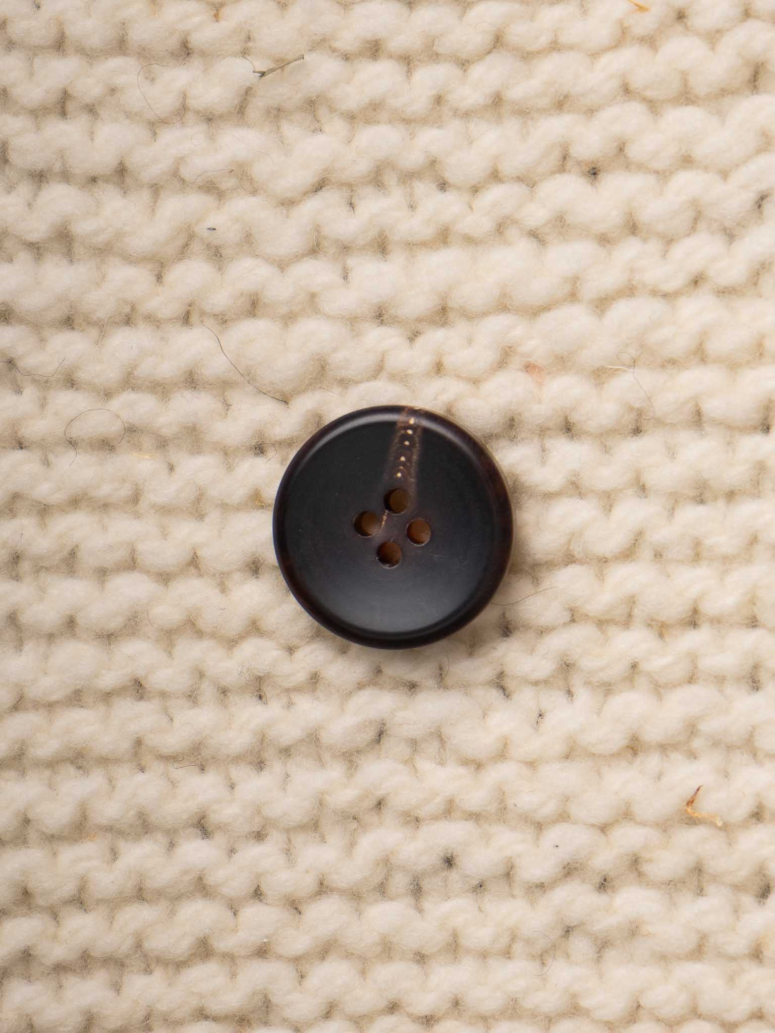 Plum <br/><small>15mm - 25mm Horn Button</small>