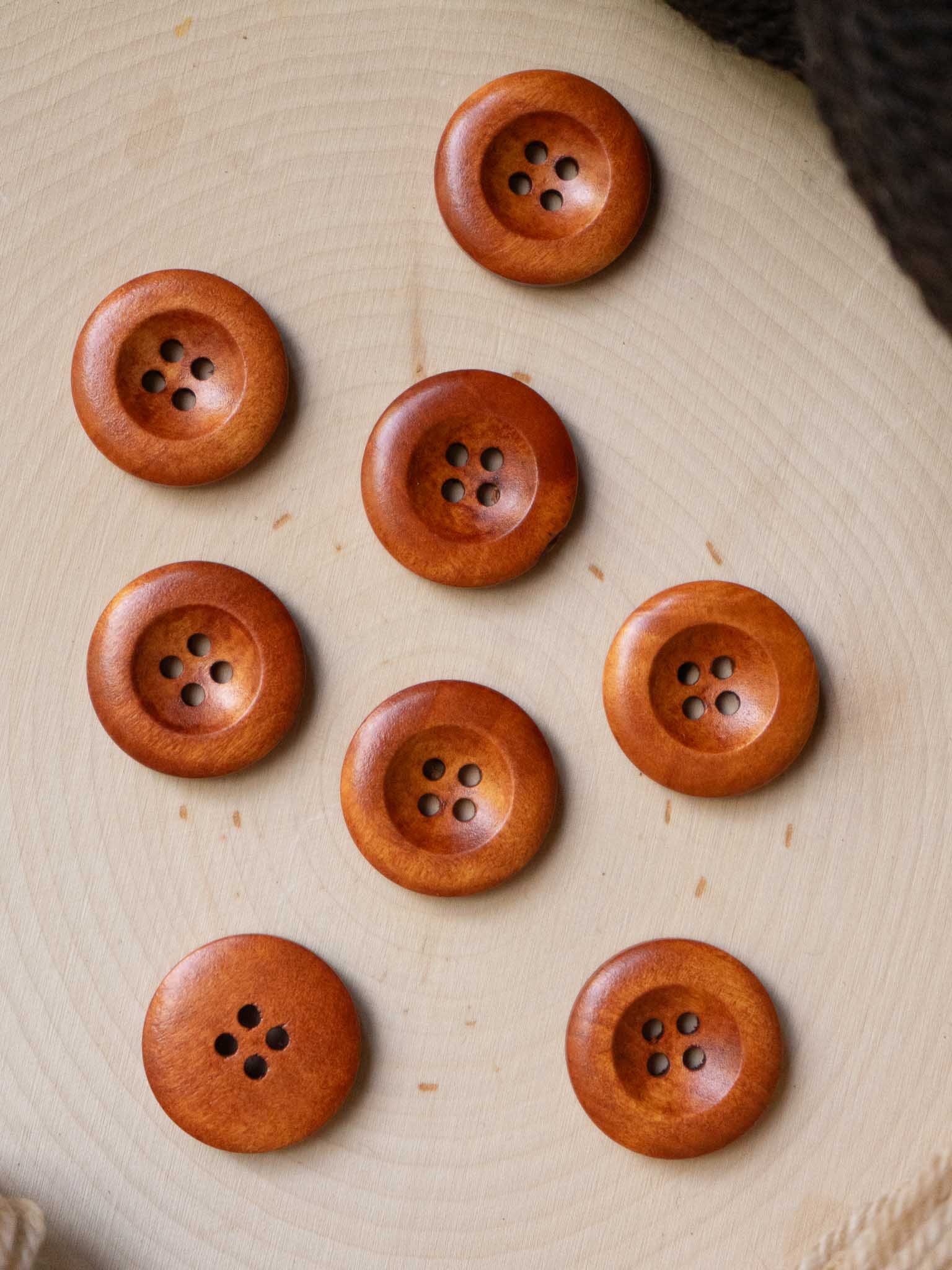 "Redwood" <br/><small>Wooden Button</small>