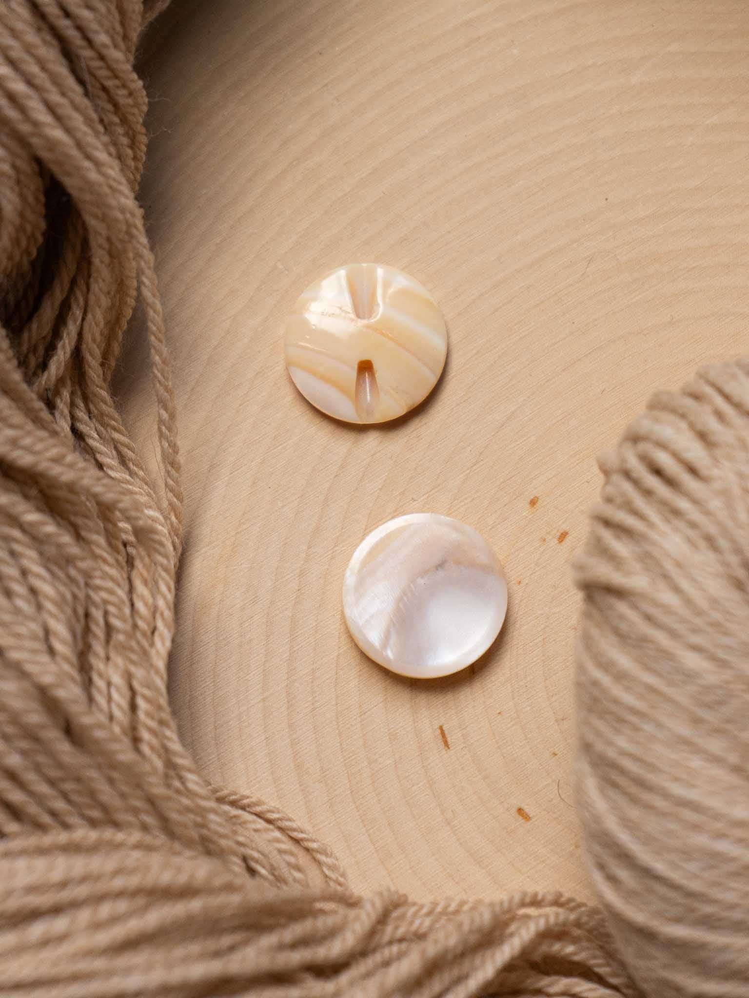 Sand Dollar<br/><small>Vintage Mother of Pearl Button</small>