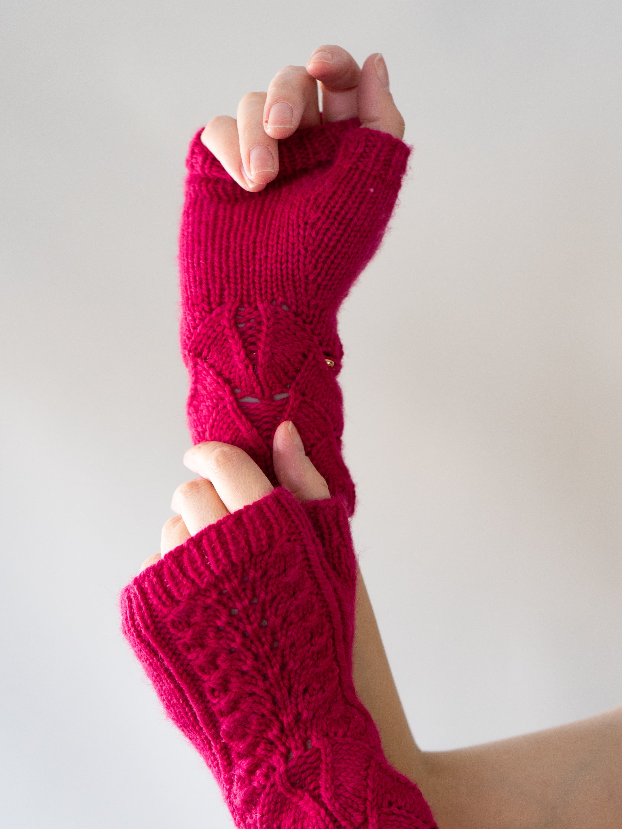 Scintilla Mitts <br/><small>knitting pattern</small>