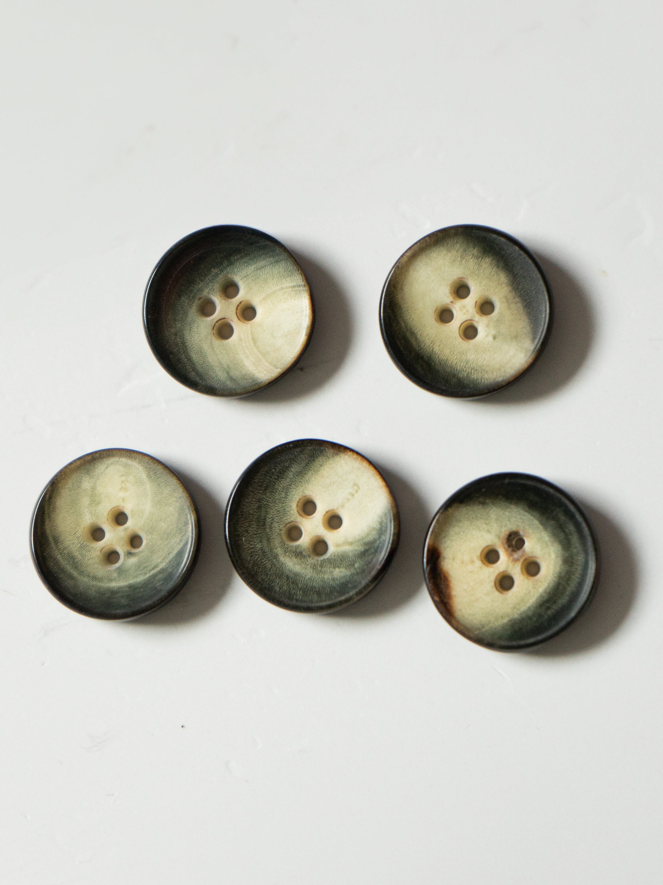 Shadow <br/><small>19mm Horn Button</small>