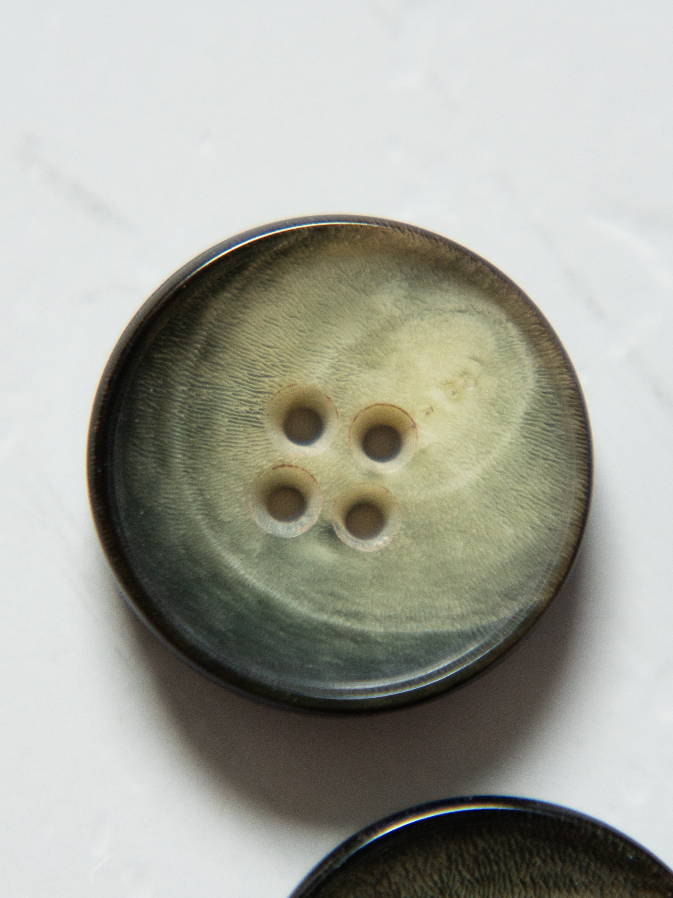 Shadow <br/><small>19mm Horn Button</small>