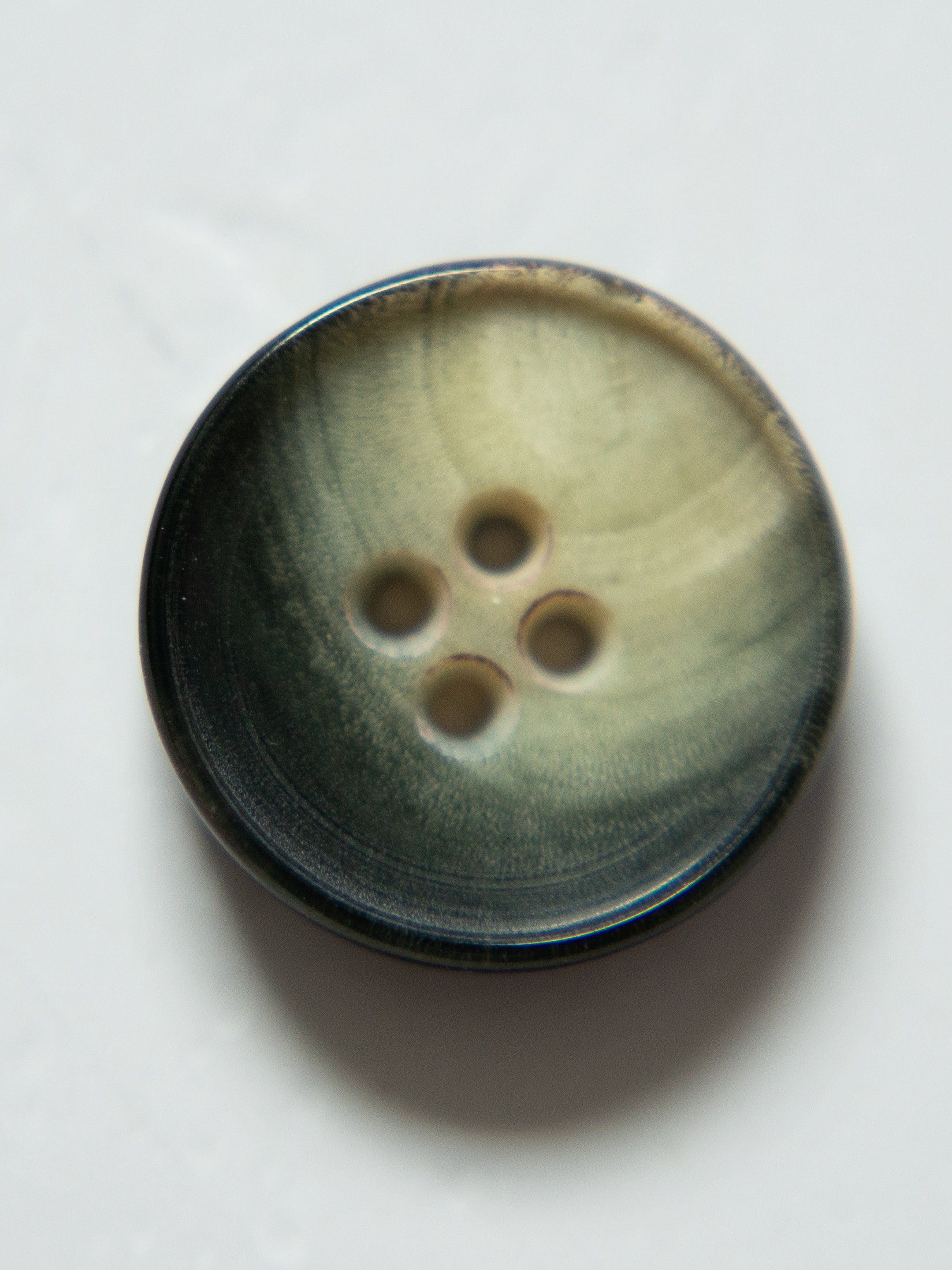 Shadow <br/><small>19mm Horn Button</small>