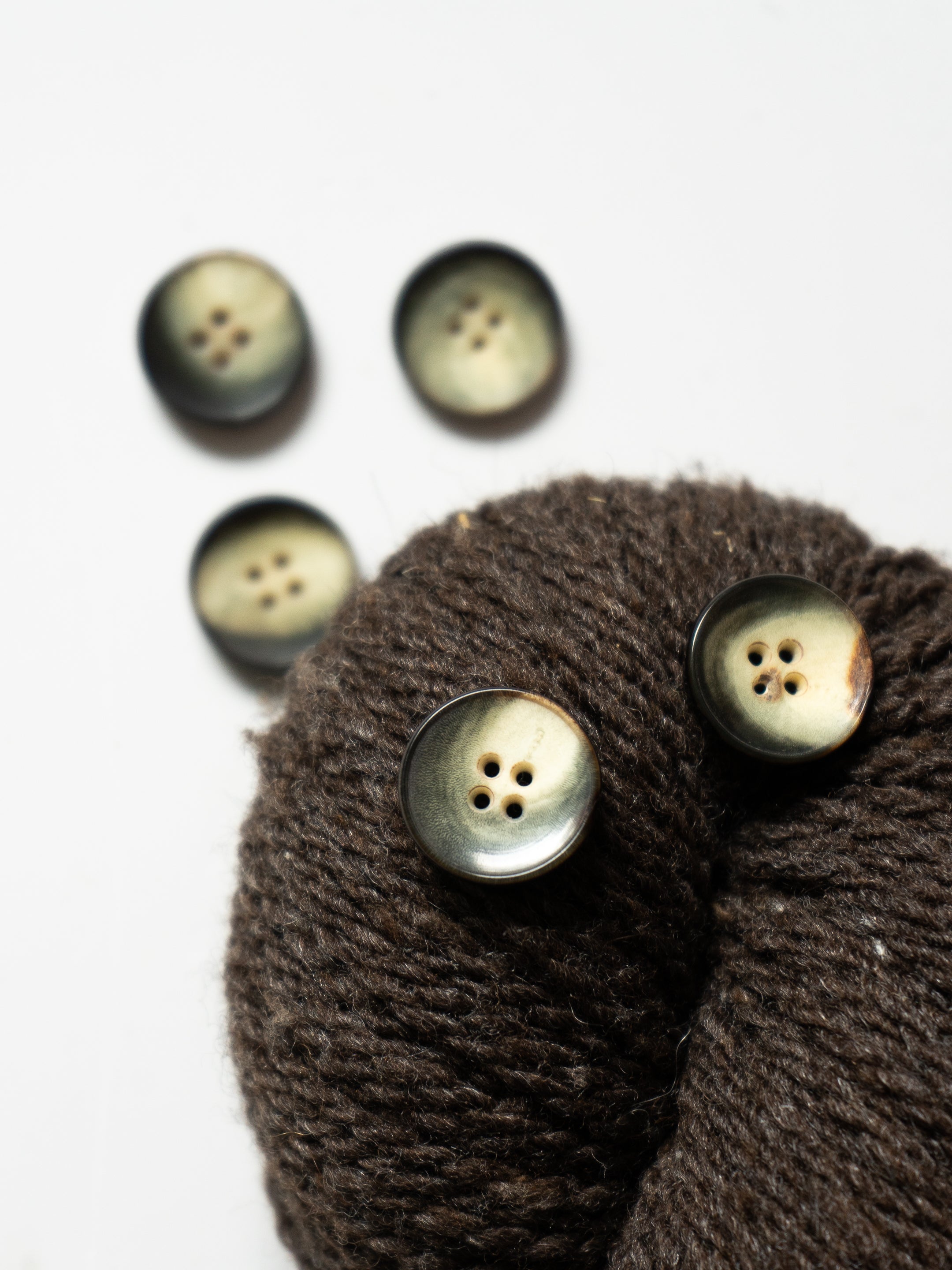 Shadow <br/><small>19mm Horn Button</small>