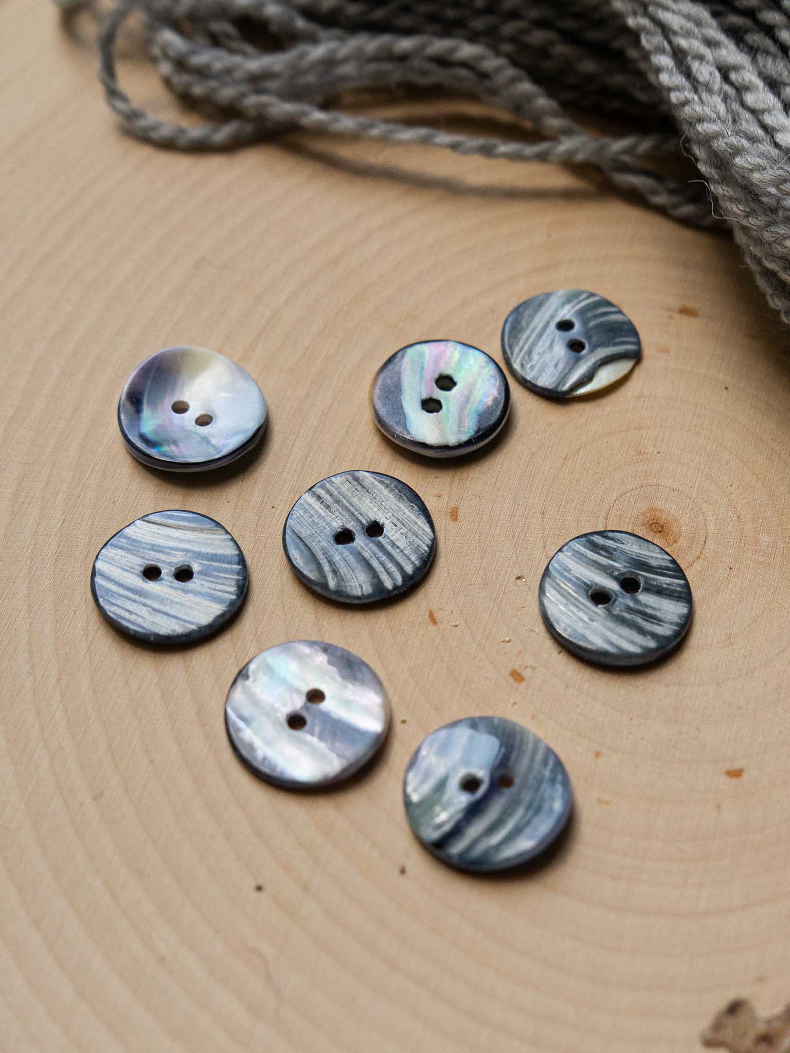 Slate <br/><small>Mussel Shell Button</small>