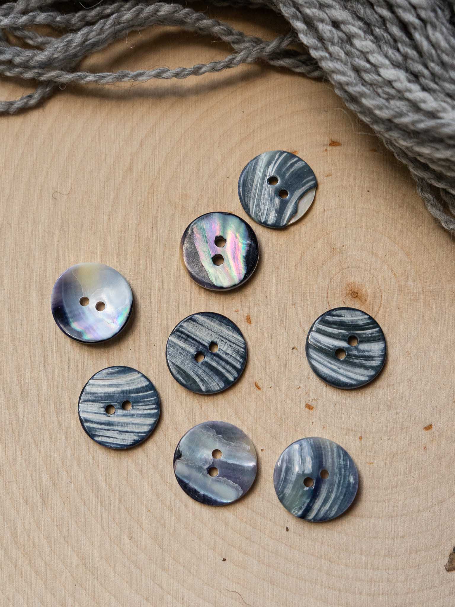 Slate <br/><small>Mussel Shell Button</small>