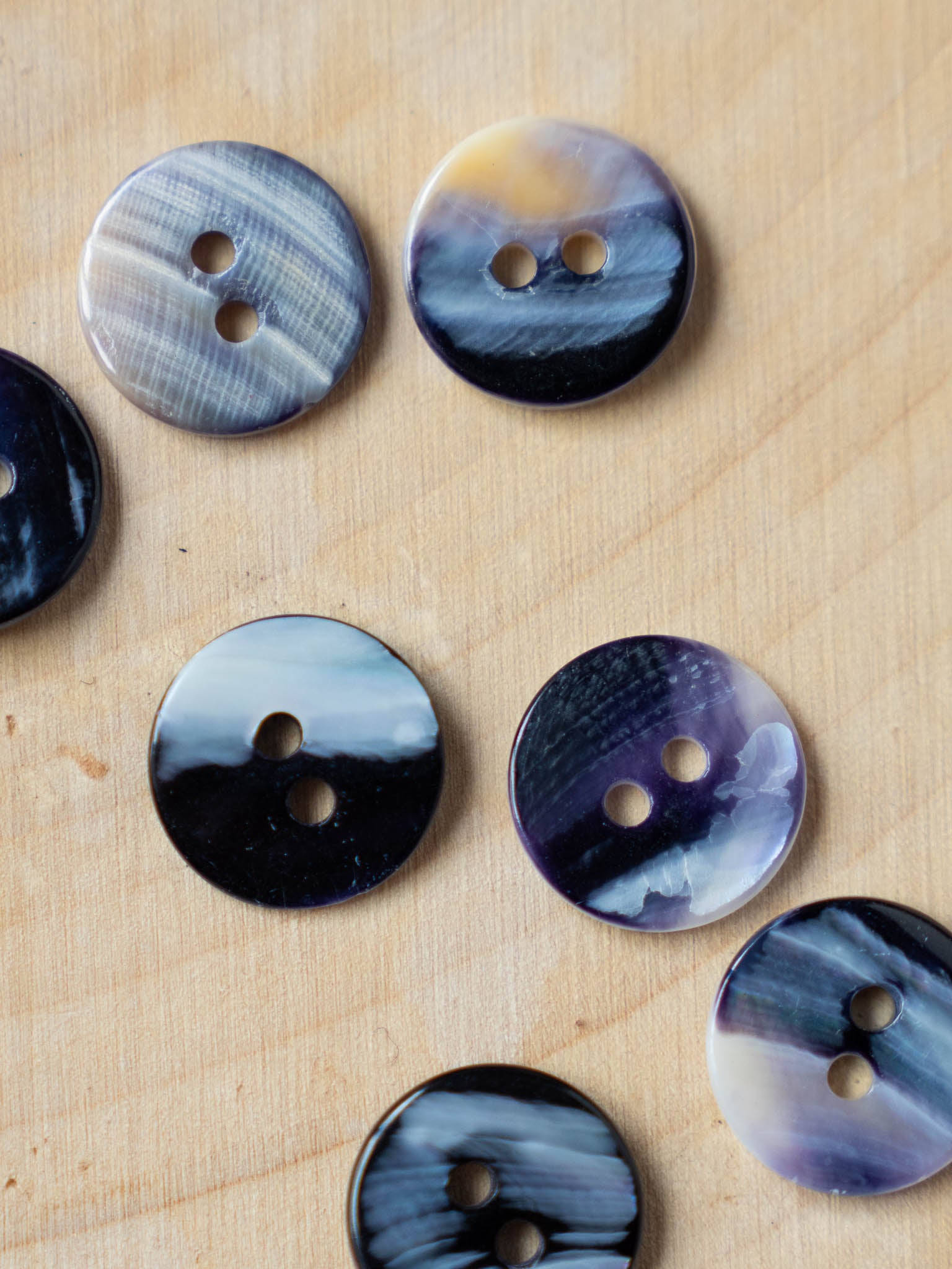 Slate <br/><small>12mm & 18 mm Mussel Shell Button</small>
