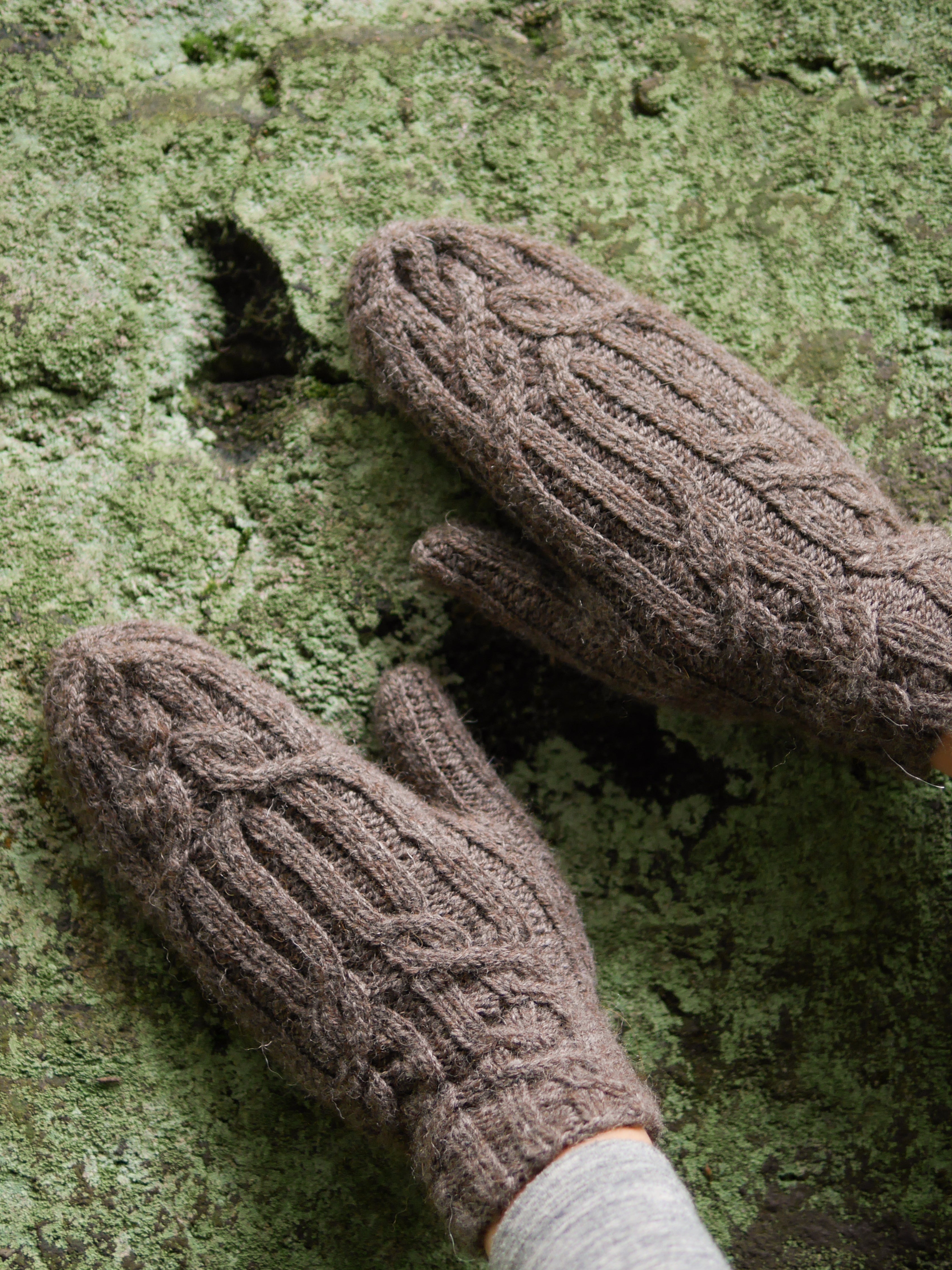 Snowplough Mittens <br/><small>knitting pattern</small>