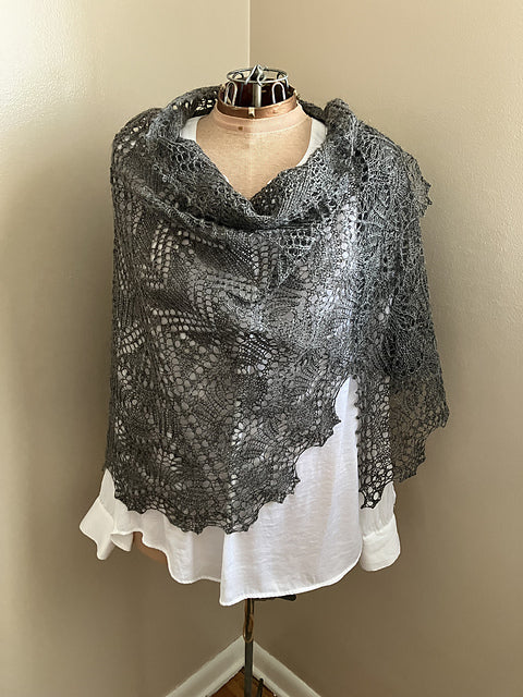 Squall <br/><small> Shawl knitting pattern</small>