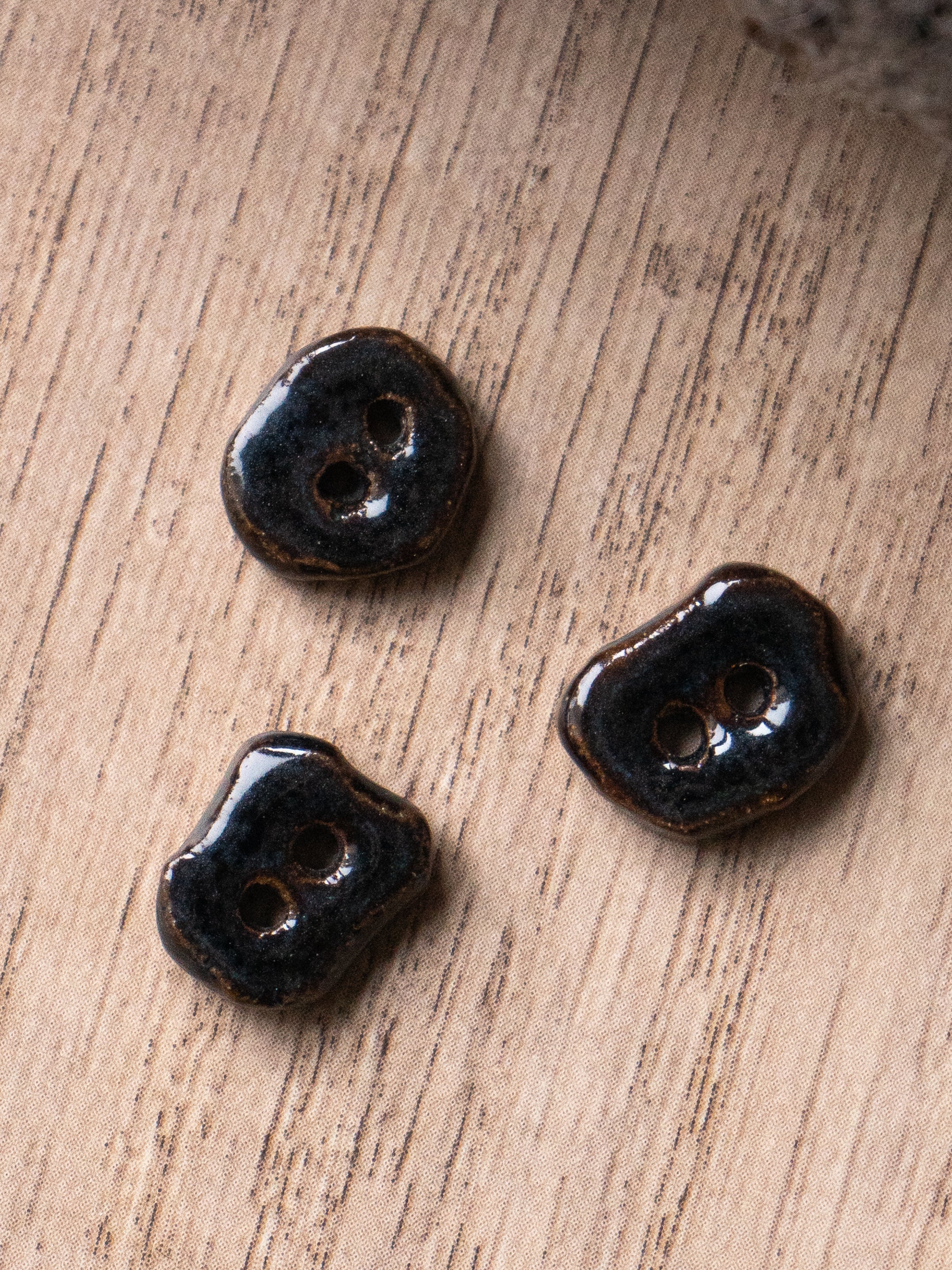 Pebbles Stone Blue Surf <br/><small>15mm Ceramic Button</small>