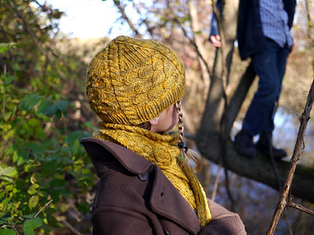 Biergarten Hat and Scarf <br/><small>knitting pattern</small>