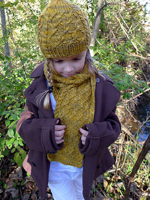 Biergarten Hat and Scarf <br/><small>knitting pattern</small>