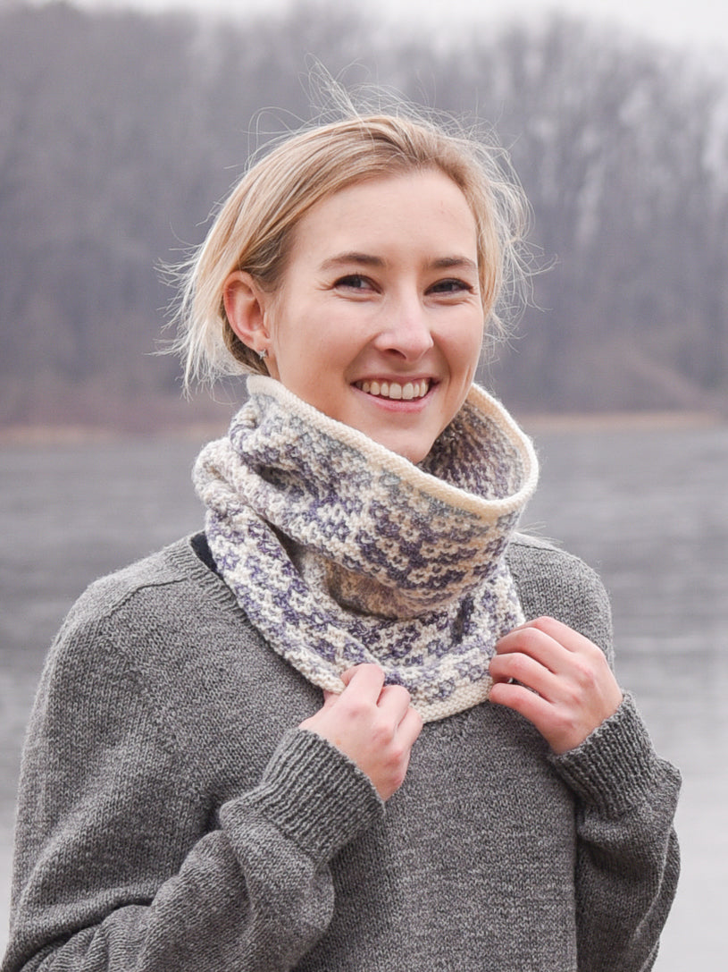 Grey Poppies Mosaic Neckwarmer <br/><small>knitting pattern</small>
