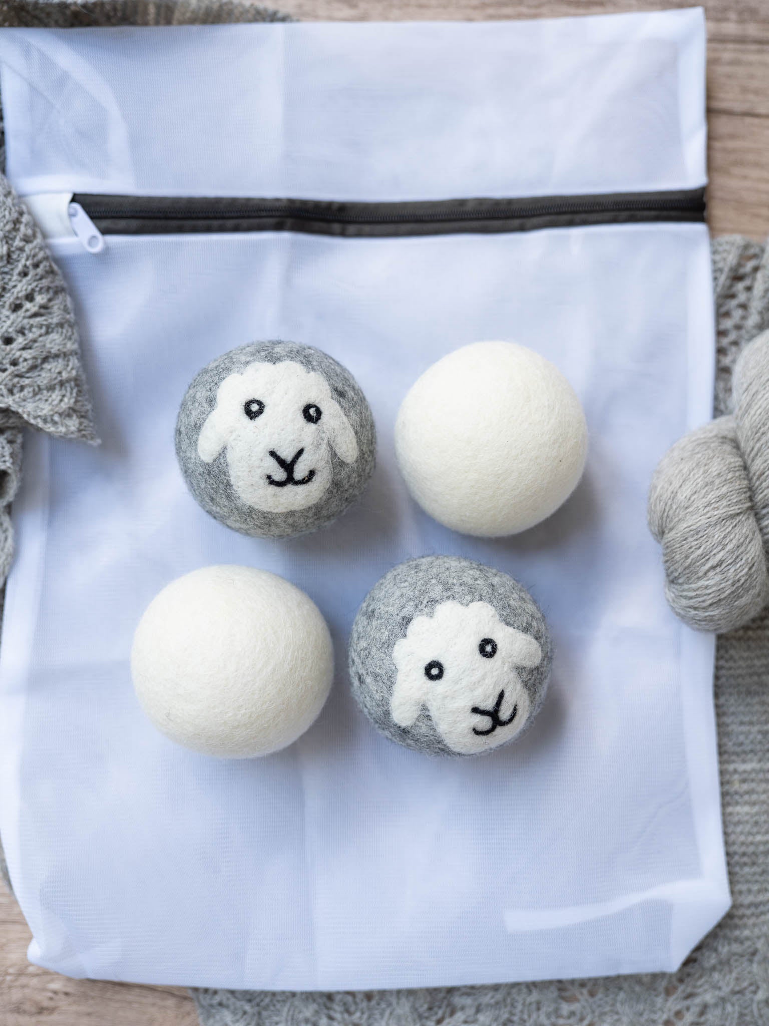 Natural Wool Dryer Balls Set of 4 with Mesh Laundry Bag