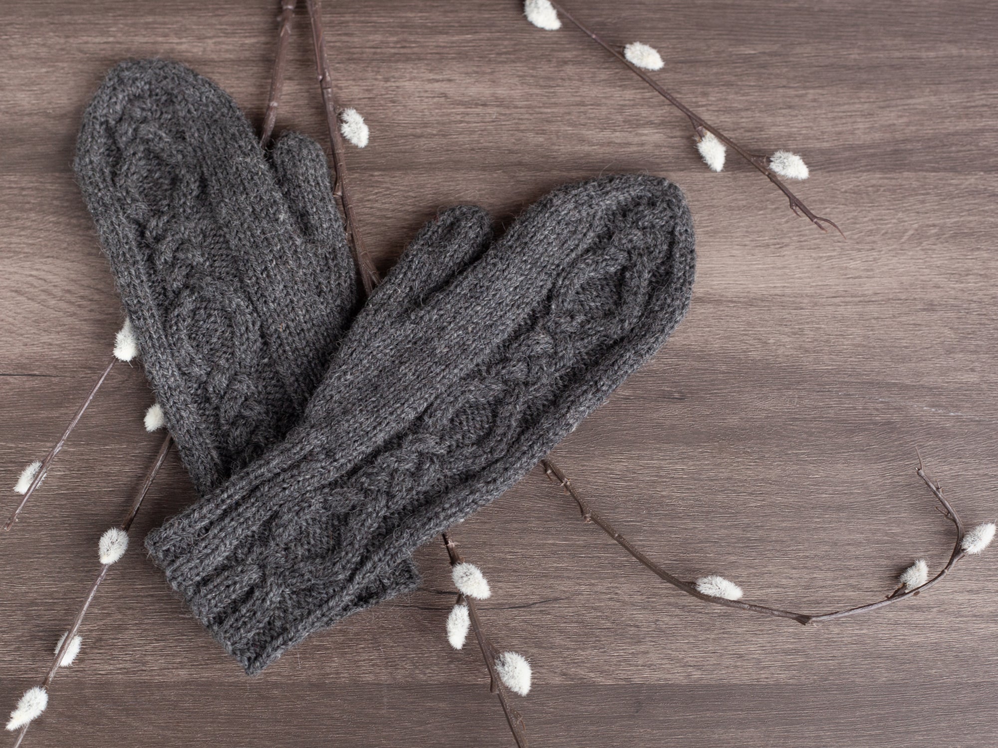 Eye of the Needle Mittens <br/><small>knitting pattern</small>