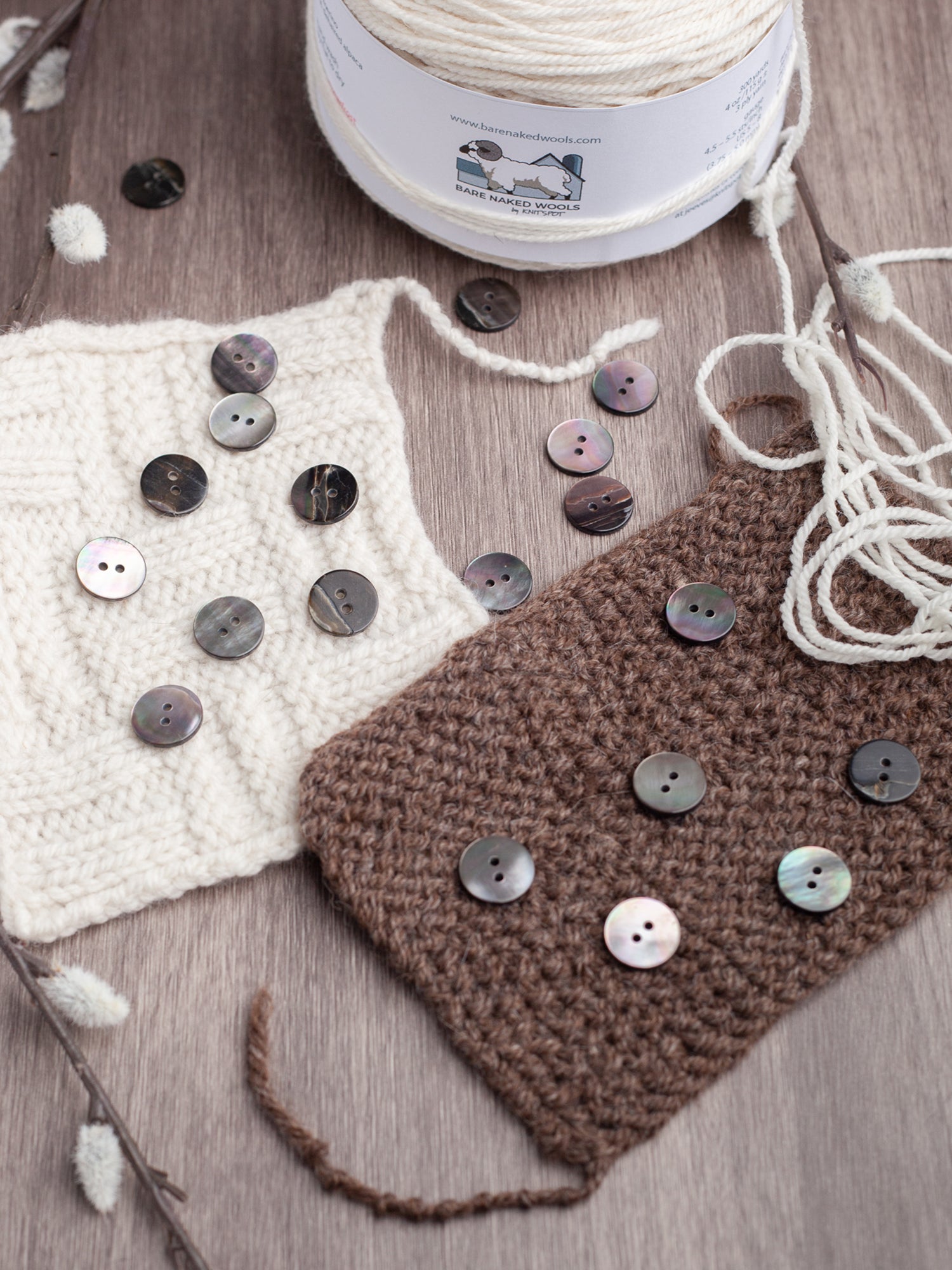 Felisha <br/><small>15mm Iridescent shell Button Set</small>