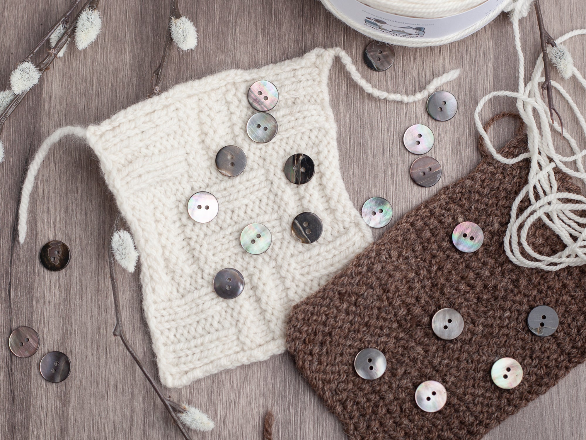 Felisha <br/><small>15mm Iridescent shell Button Set</small>