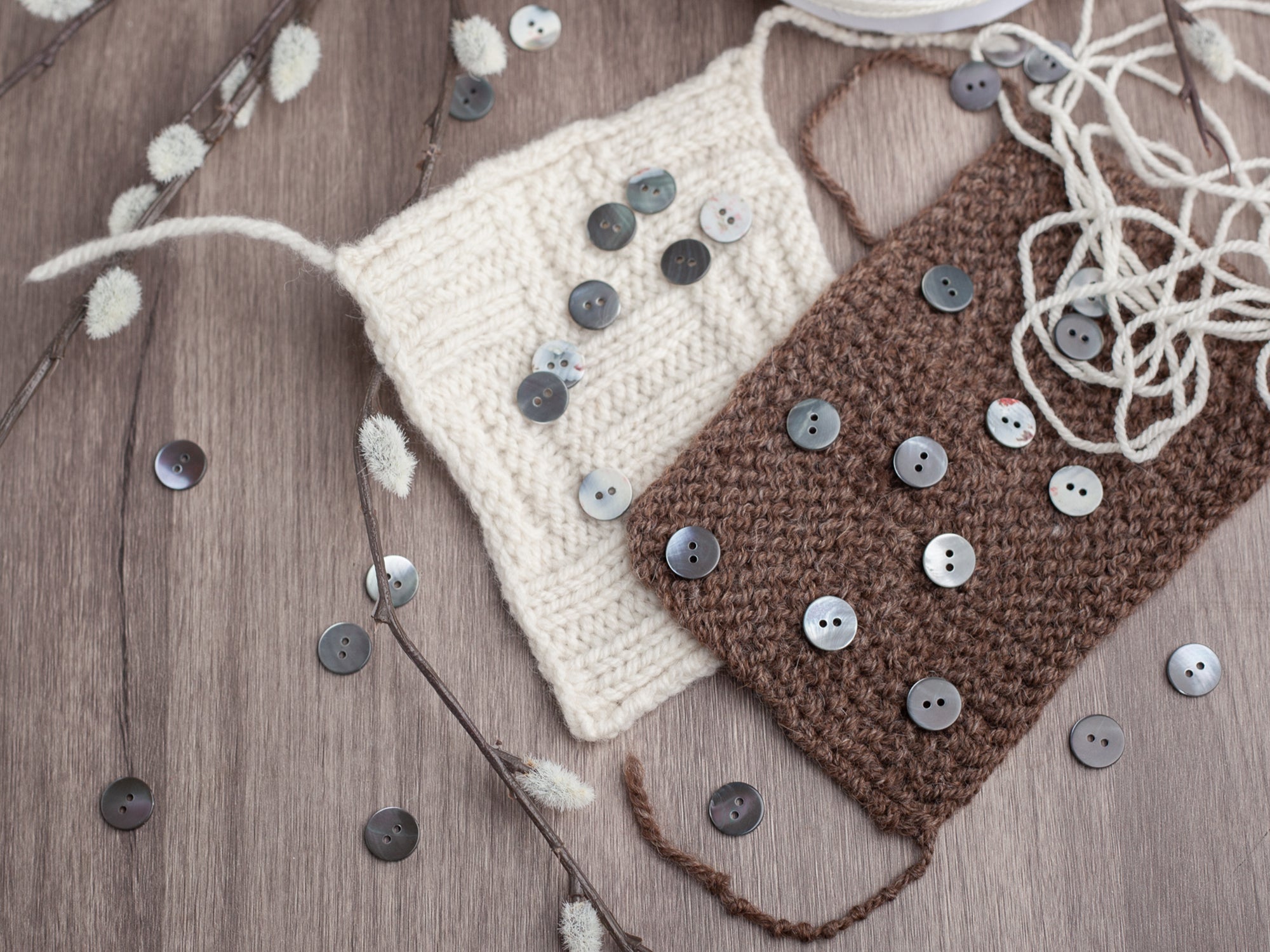 Margit <br/><small>12mm Mother of Pearl Button Set</small>