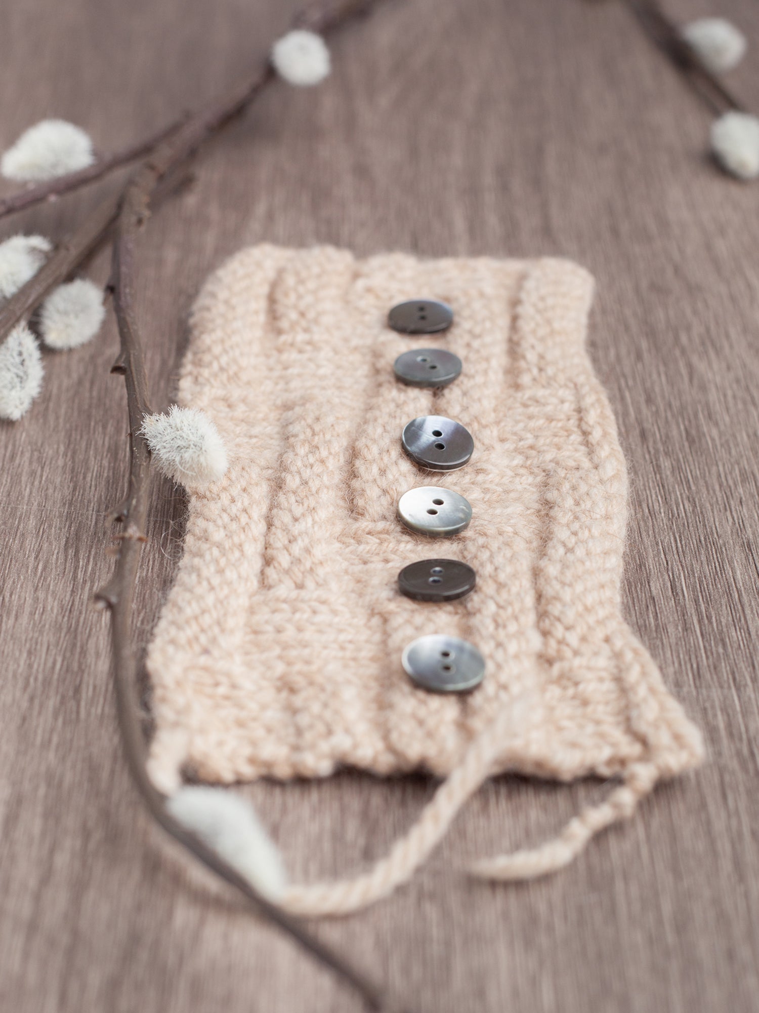 Margit <br/><small>12mm Mother of Pearl Button Set</small>