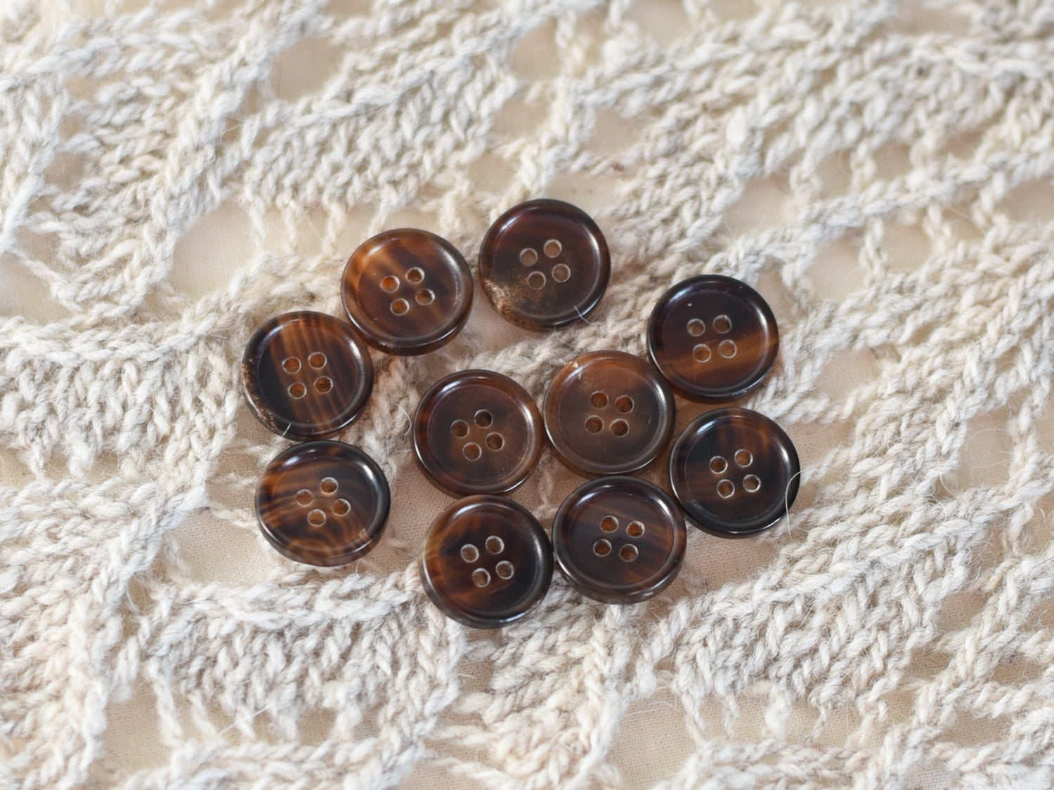 Rosann <br/><small>15mm Buffalo Horn Button</small>